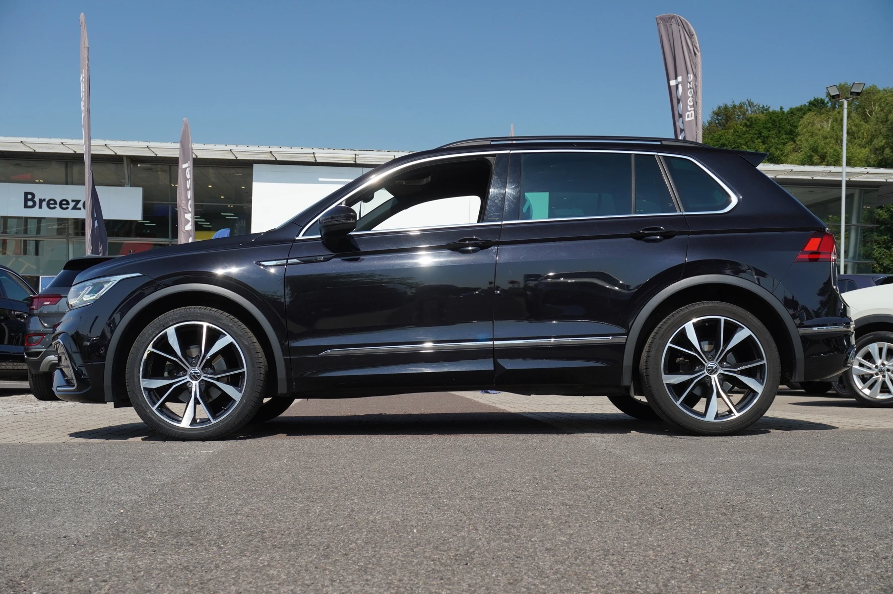 Volkswagen-Tiguan-image-18