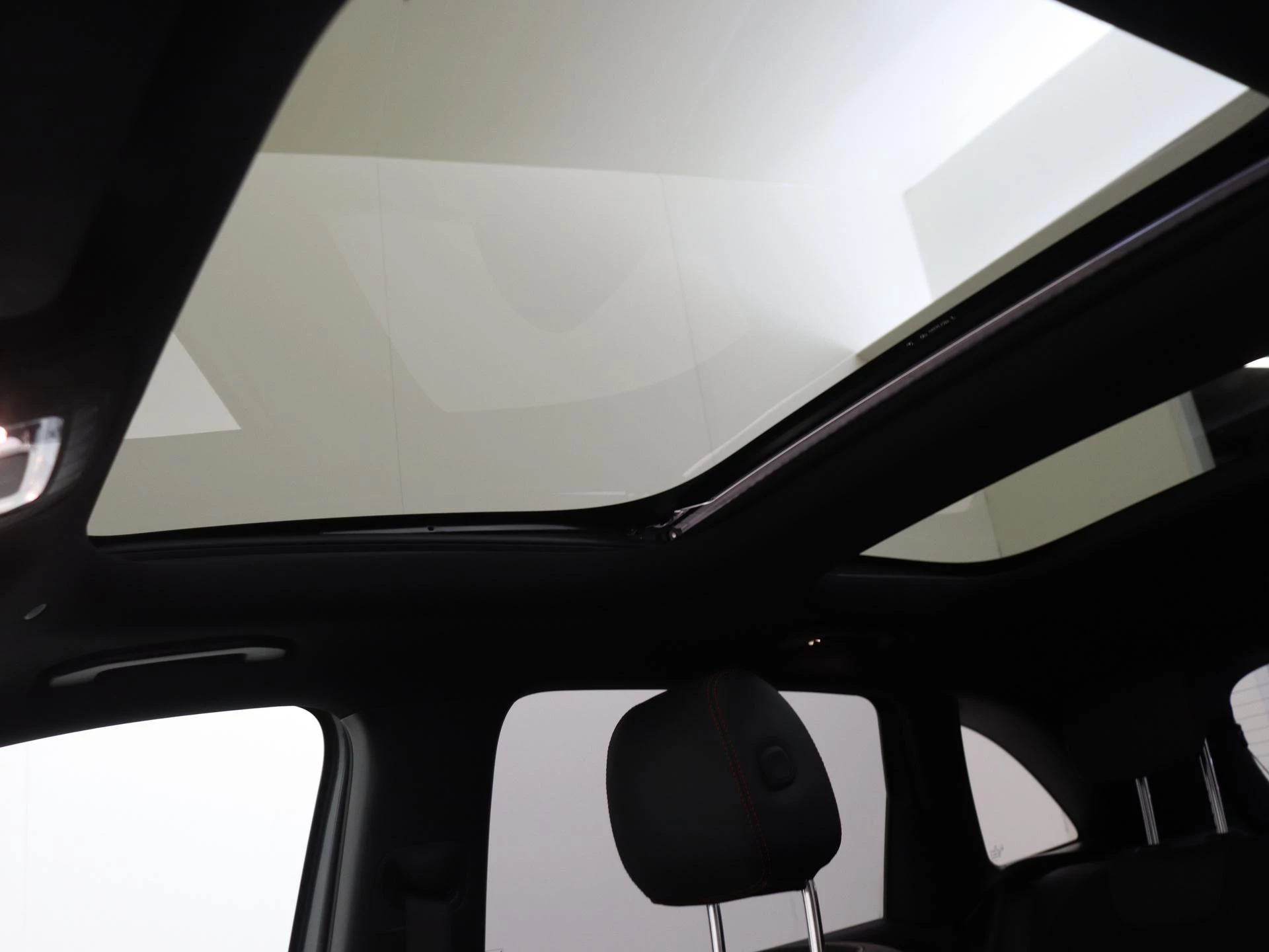 Mercedes-Benz-B-Klasse-image-27