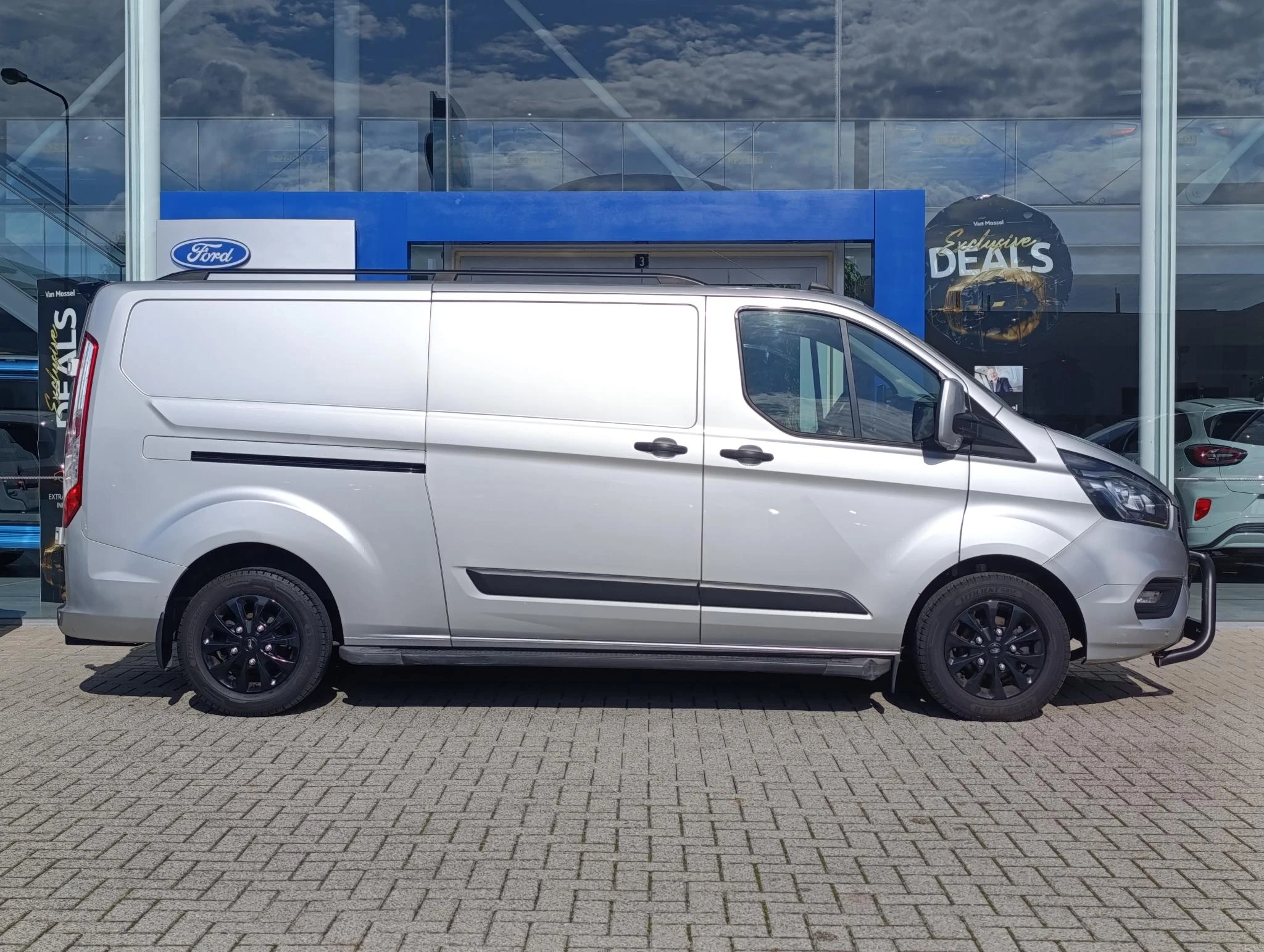 Ford-Transit Custom-image-1
