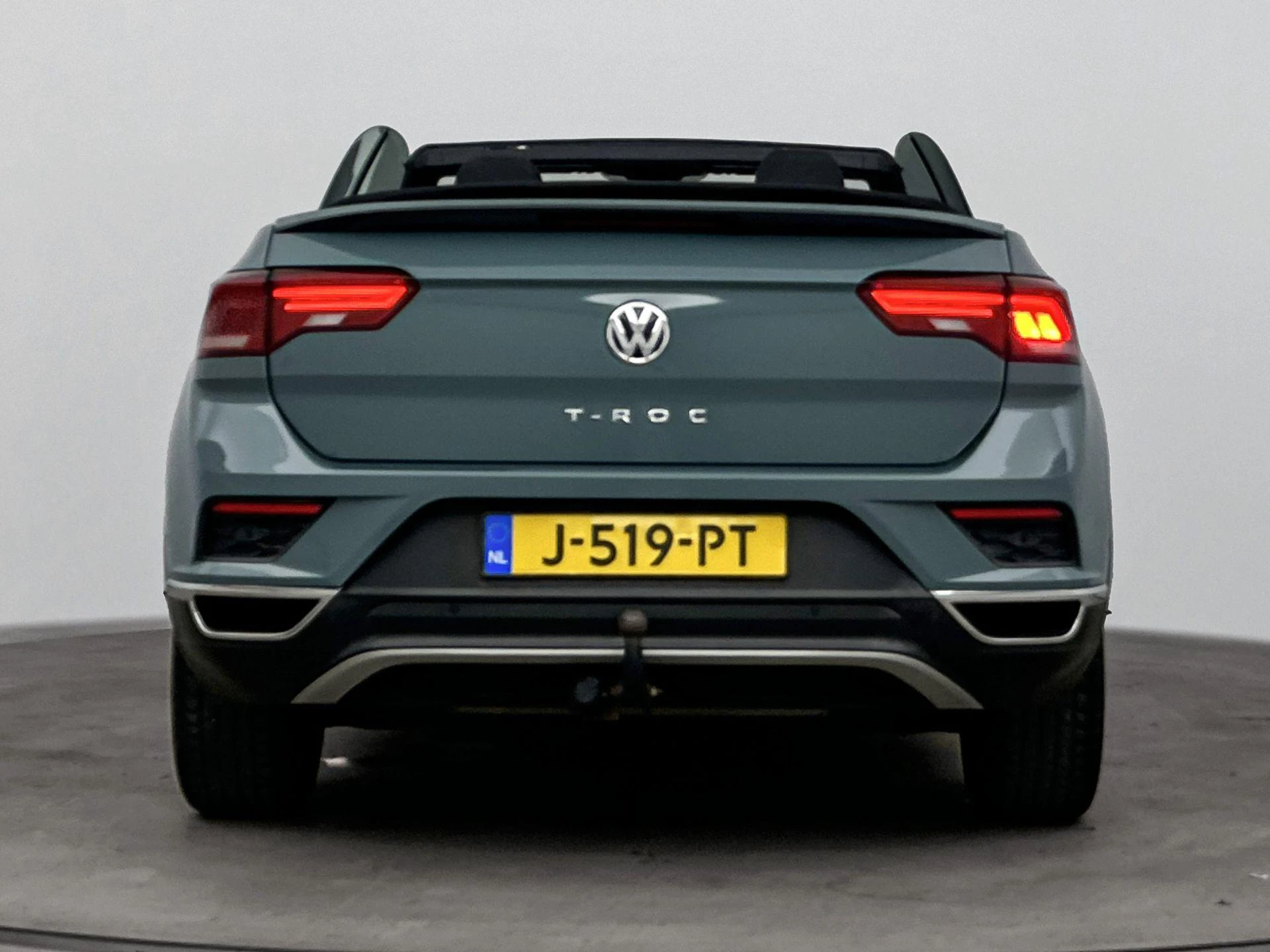 Volkswagen-T-Roc-image-2