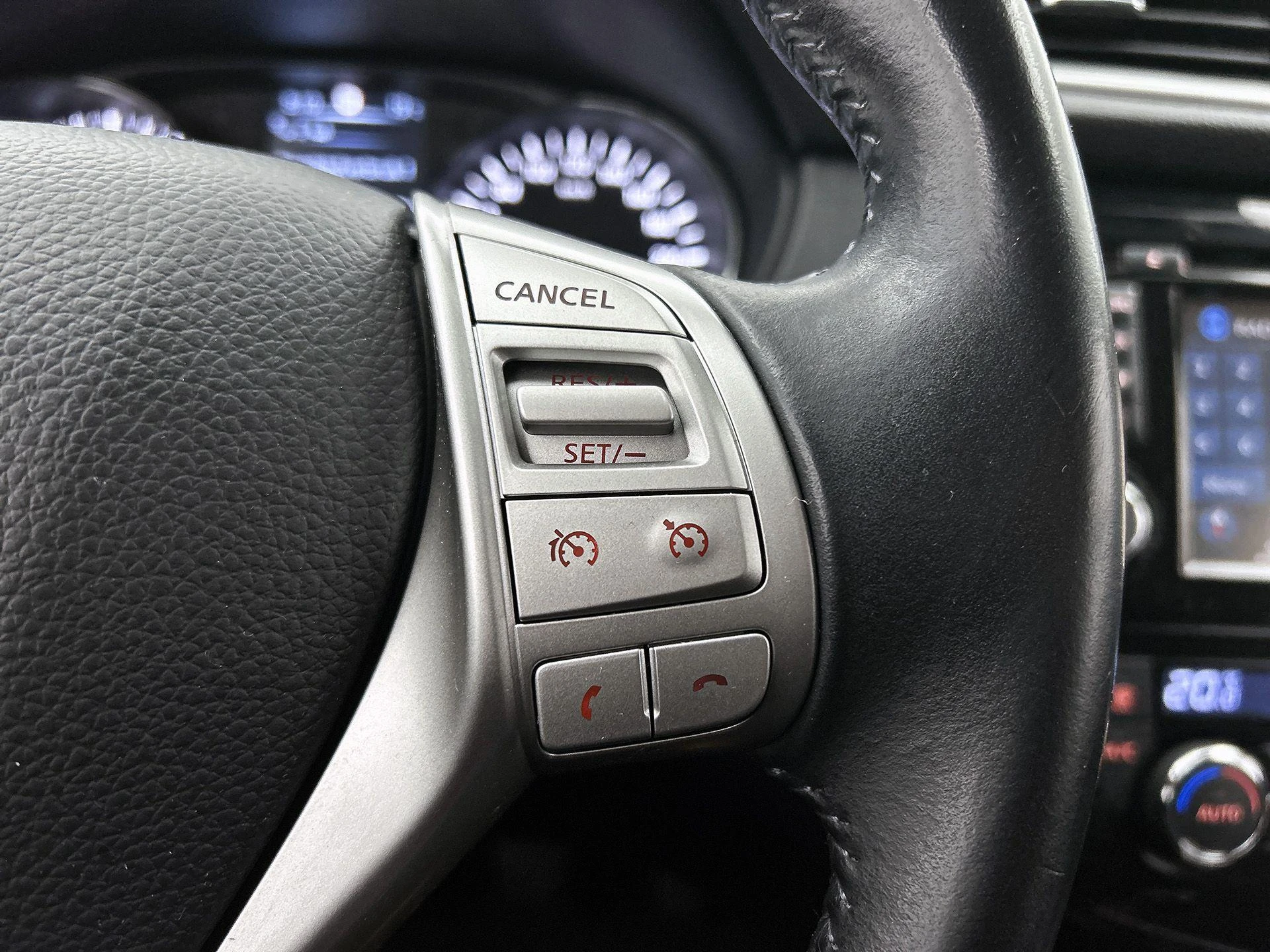 Nissan-QASHQAI-image-7