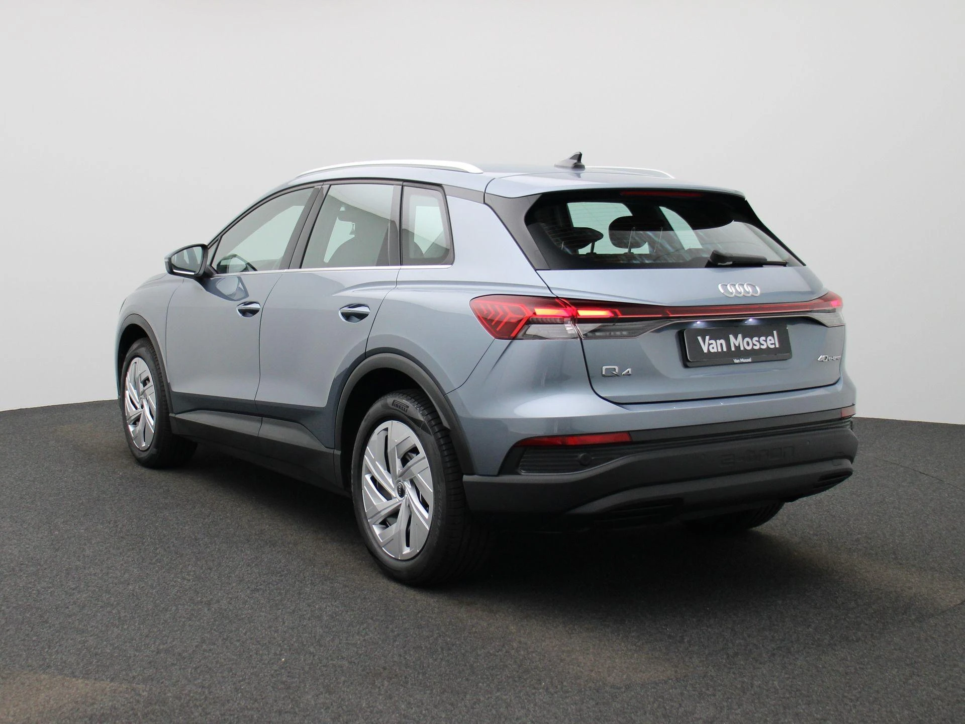 Audi-Q4 e-tron-image-1