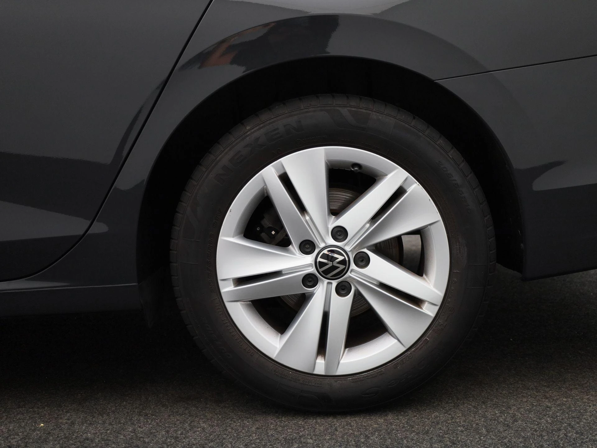 Volkswagen-Golf-image-13