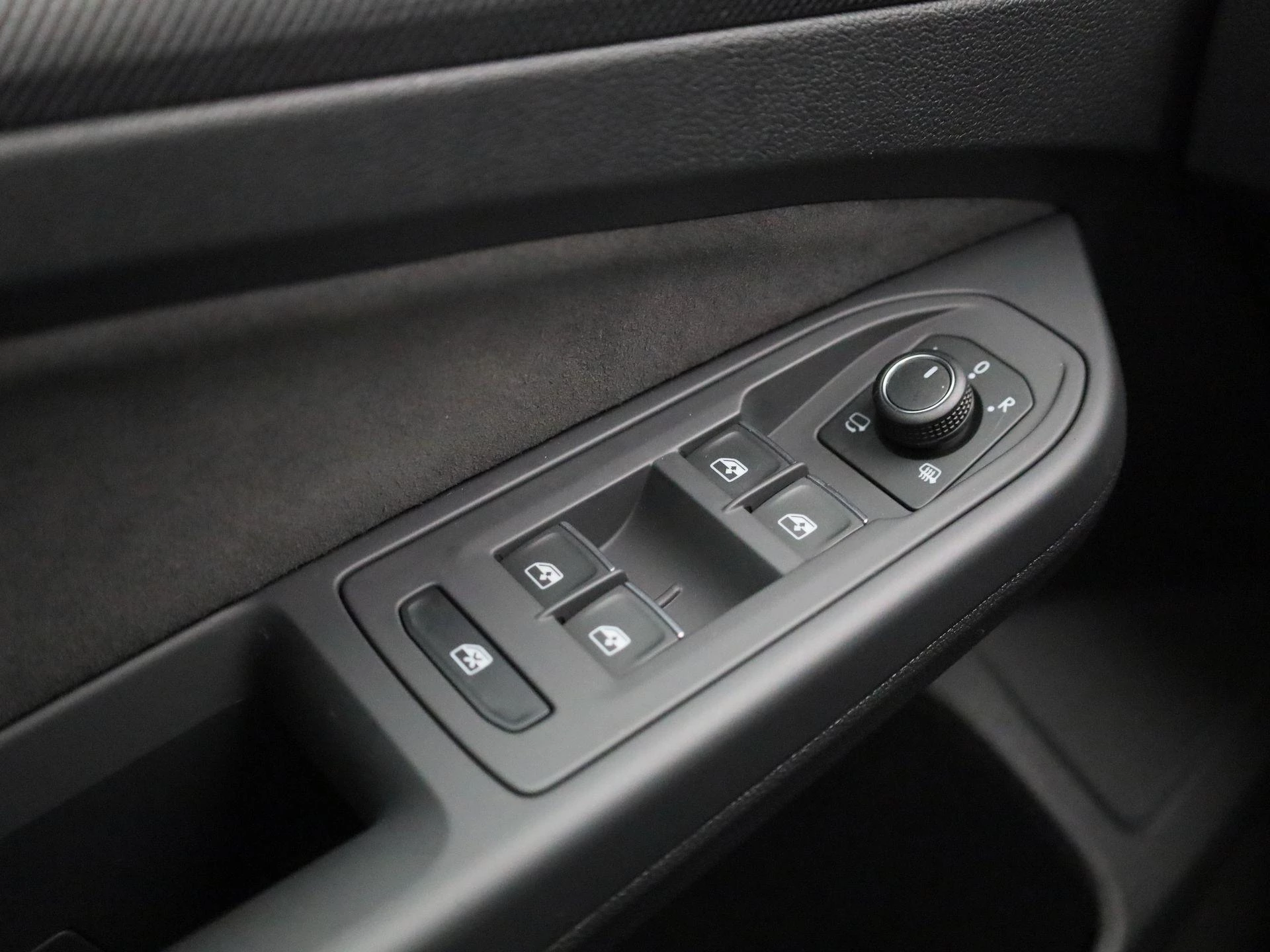 Volkswagen-Golf-image-22