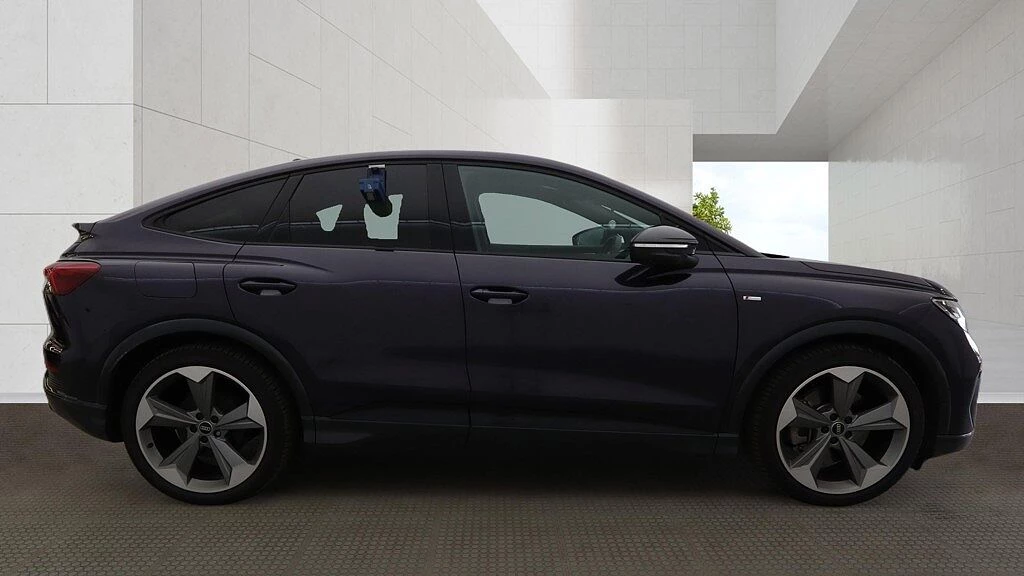Audi-Q4 Sportback e-tron-image-4