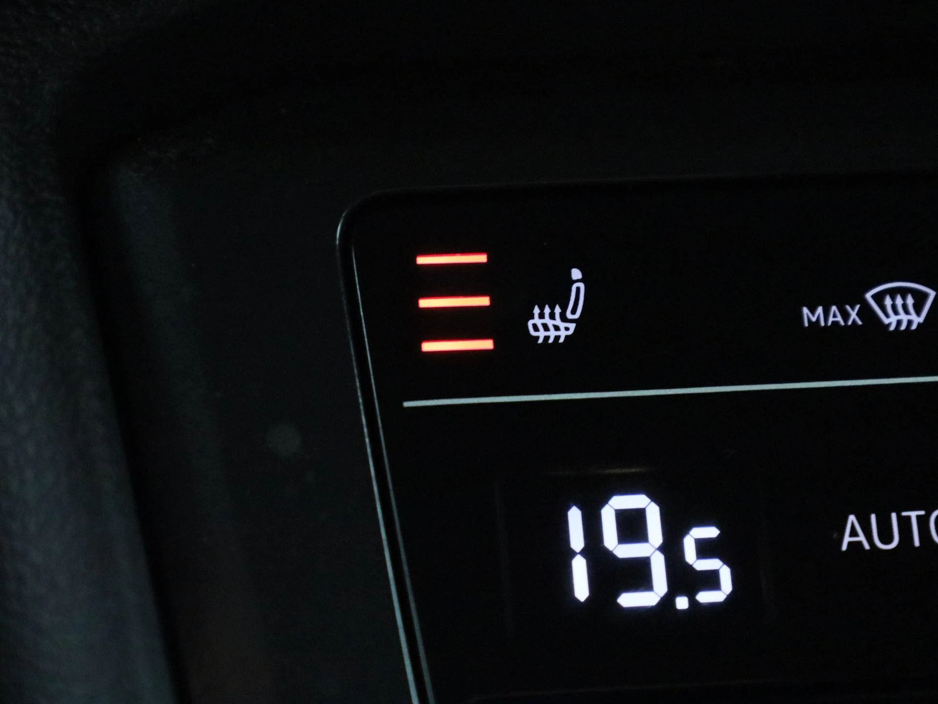 Volkswagen-Tiguan-image-25