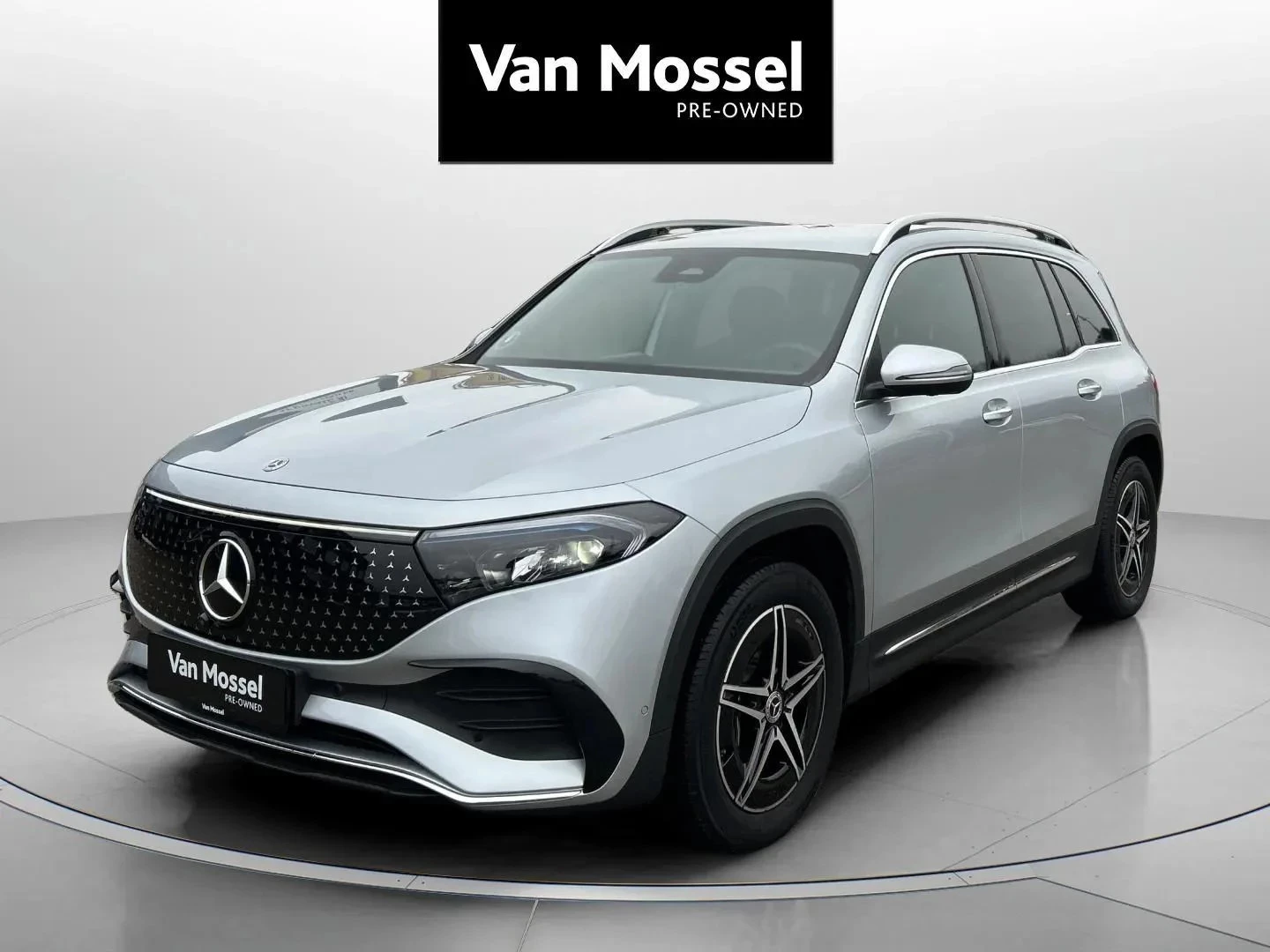 Mercedes-Benz-EQB-image-0