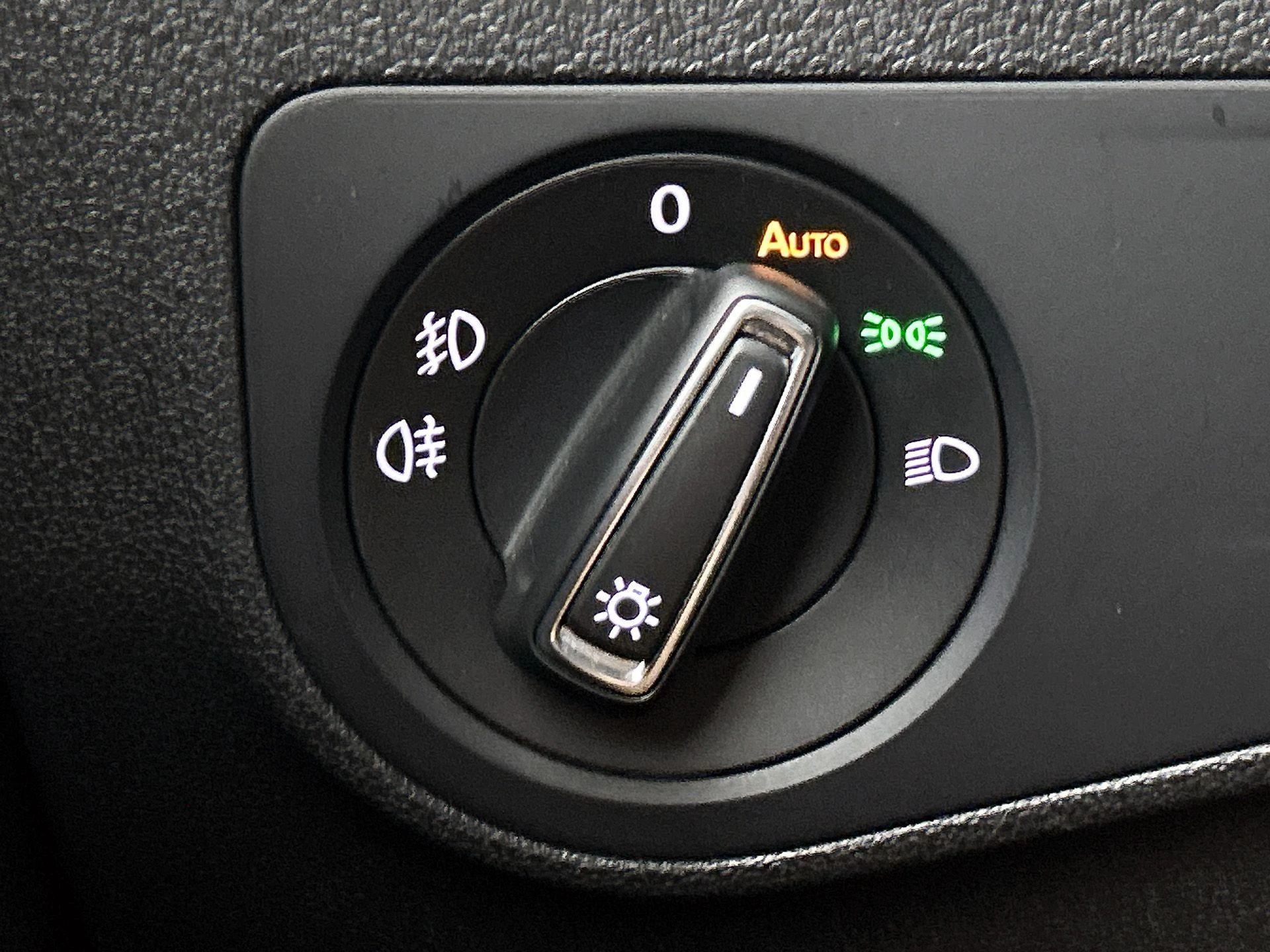 Volkswagen-Tiguan-image-27