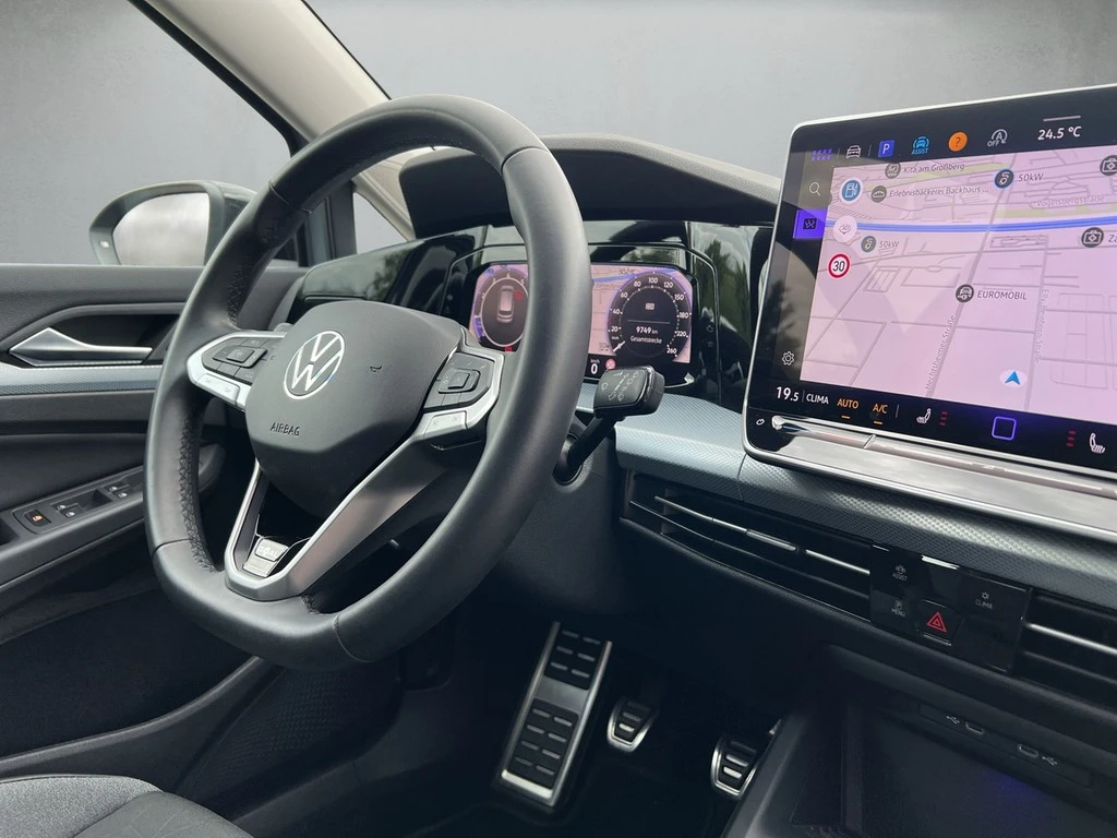 Volkswagen-Golf-image-6