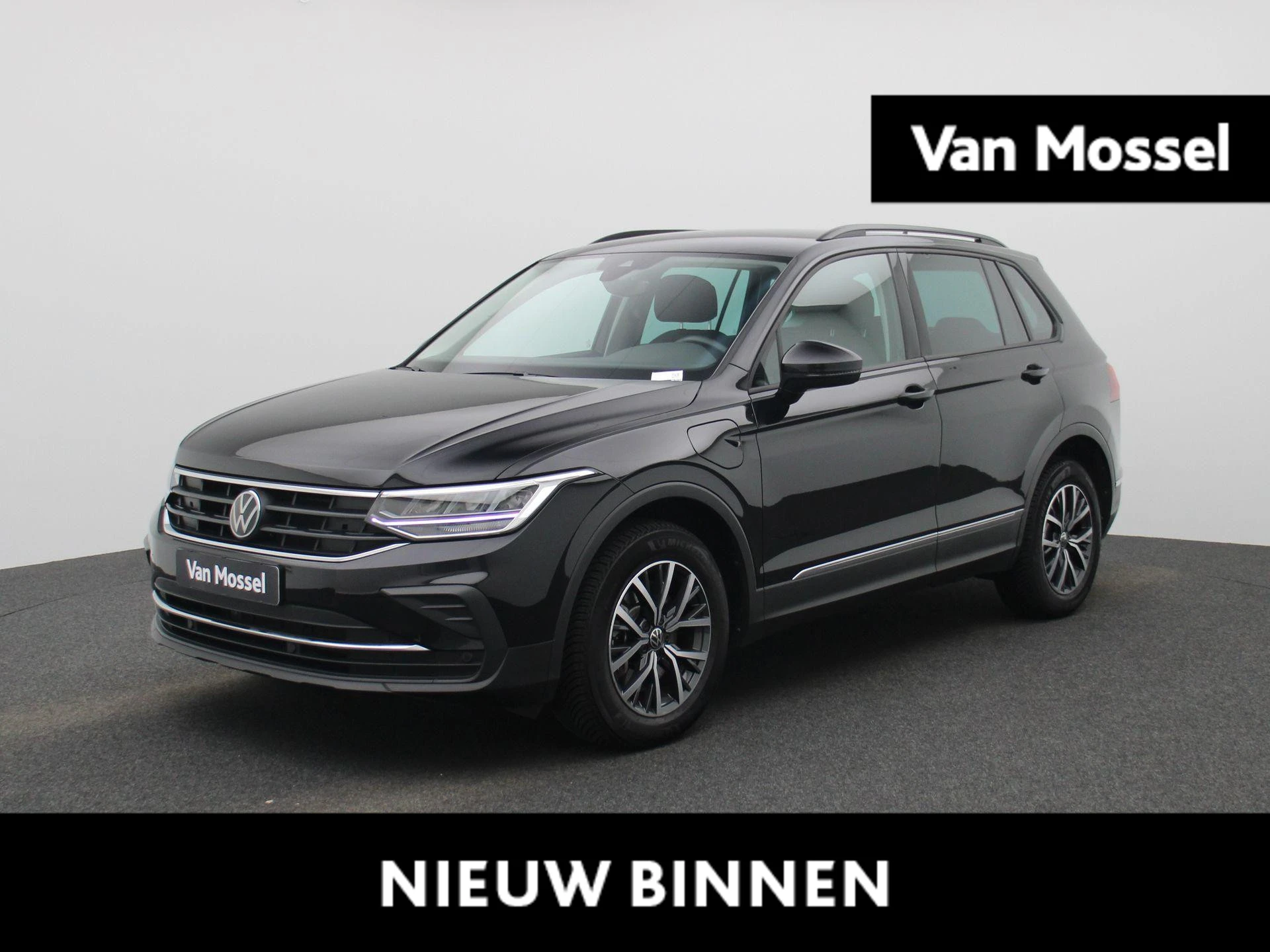 Volkswagen-Tiguan-image-0