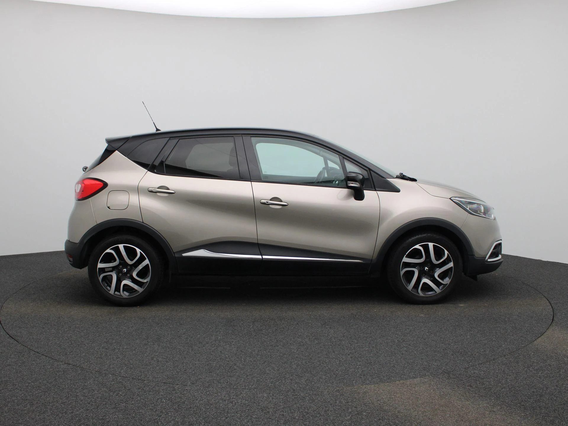 Renault-Captur-image-5