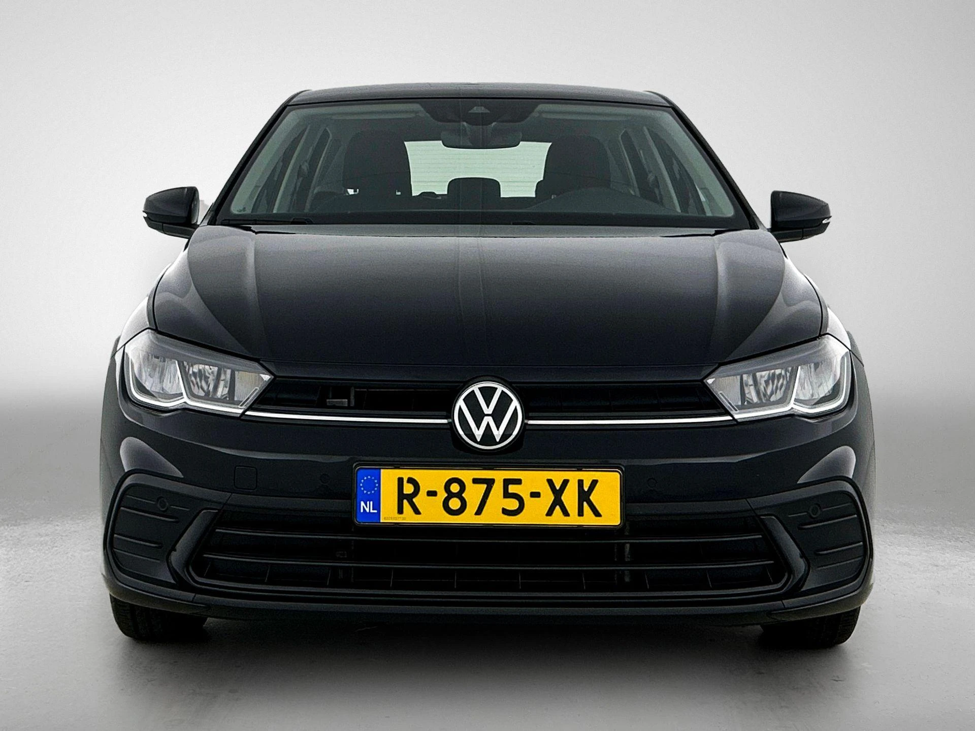 Volkswagen-Polo-image-4