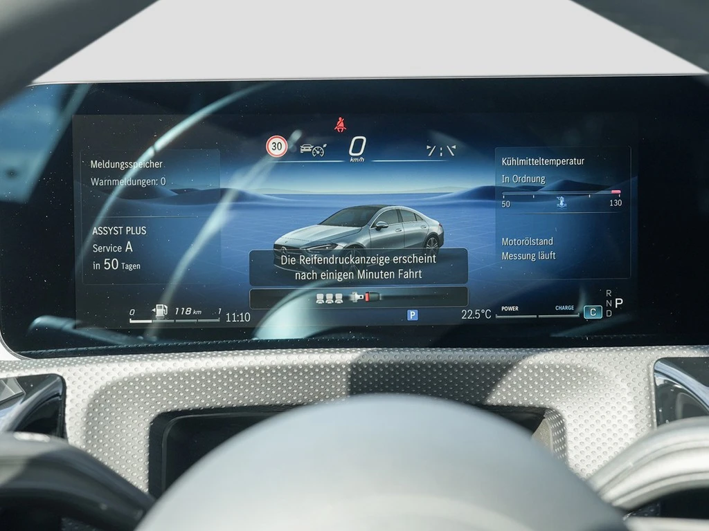 Mercedes-Benz-CLA-image-13