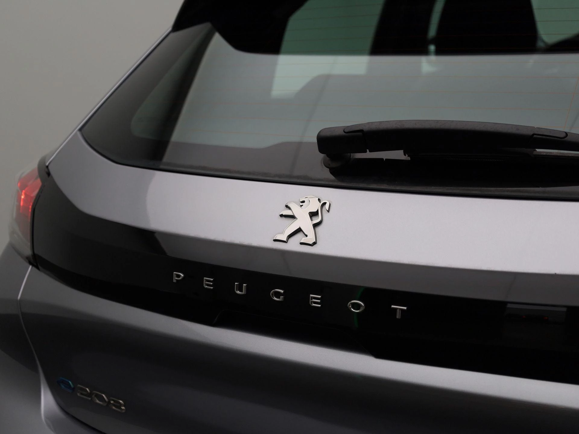 Peugeot-e-208-image-35