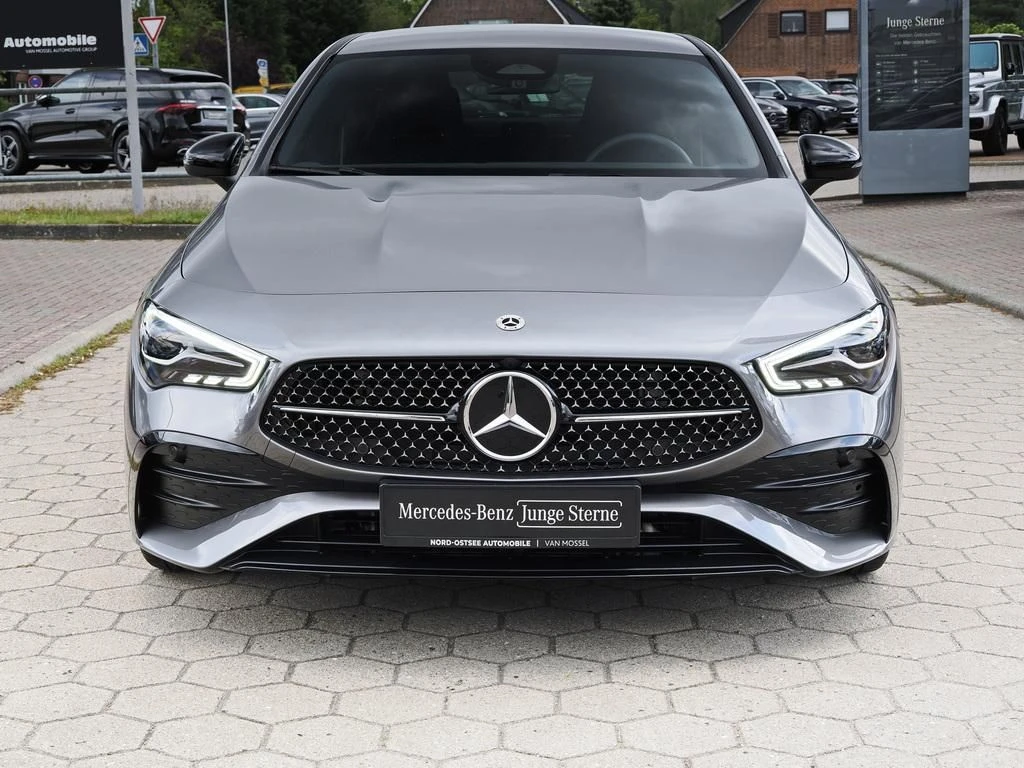 Mercedes-Benz-CLA 200-image-3