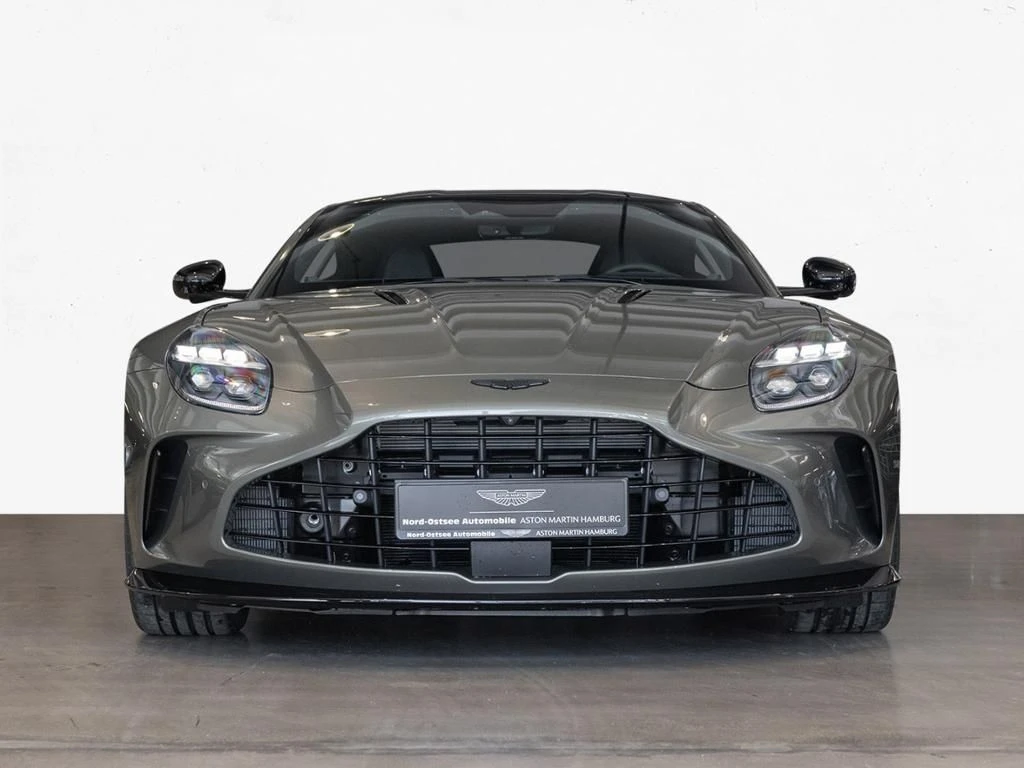 Aston Martin-V8 Vantage-image-7