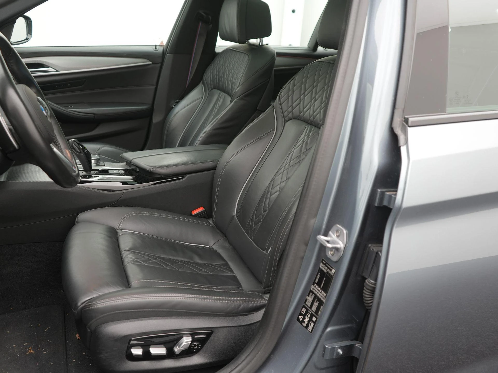 BMW-5 Serie-image-9