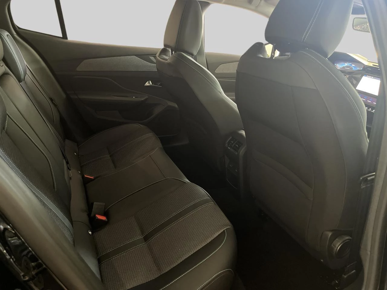 Peugeot-408-image-16