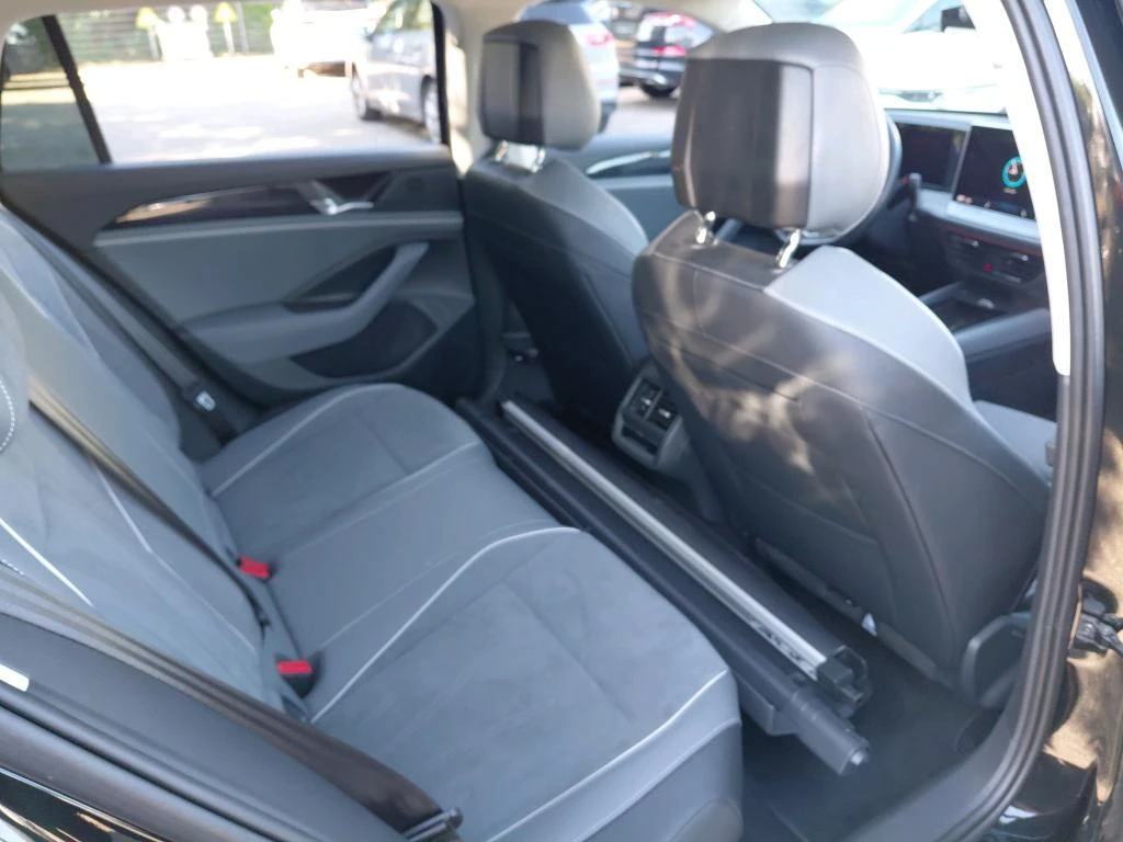Volkswagen-Passat-image-4