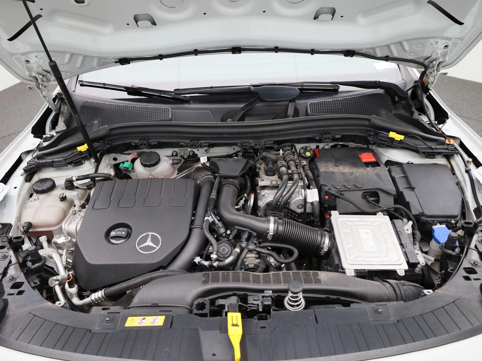Mercedes-Benz-GLA-image-42