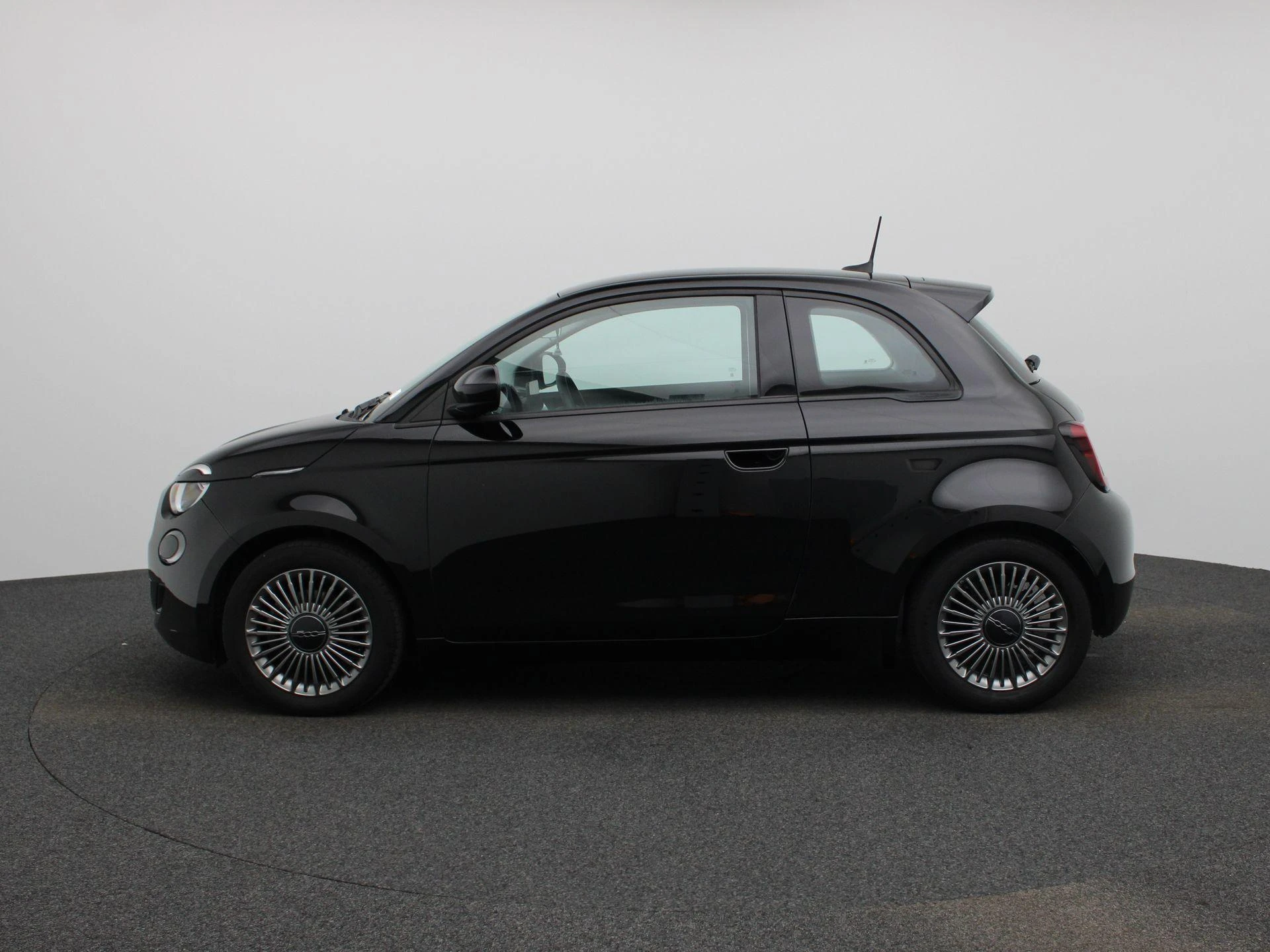 Fiat-500e-image-3