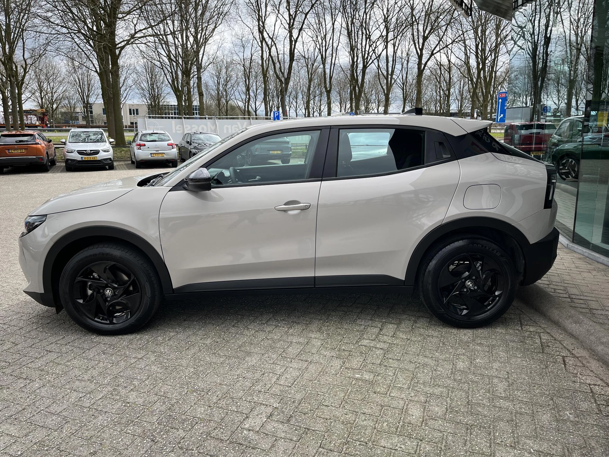 Alfa Romeo Junior 1.2 Turbo Hybrid Ibrida