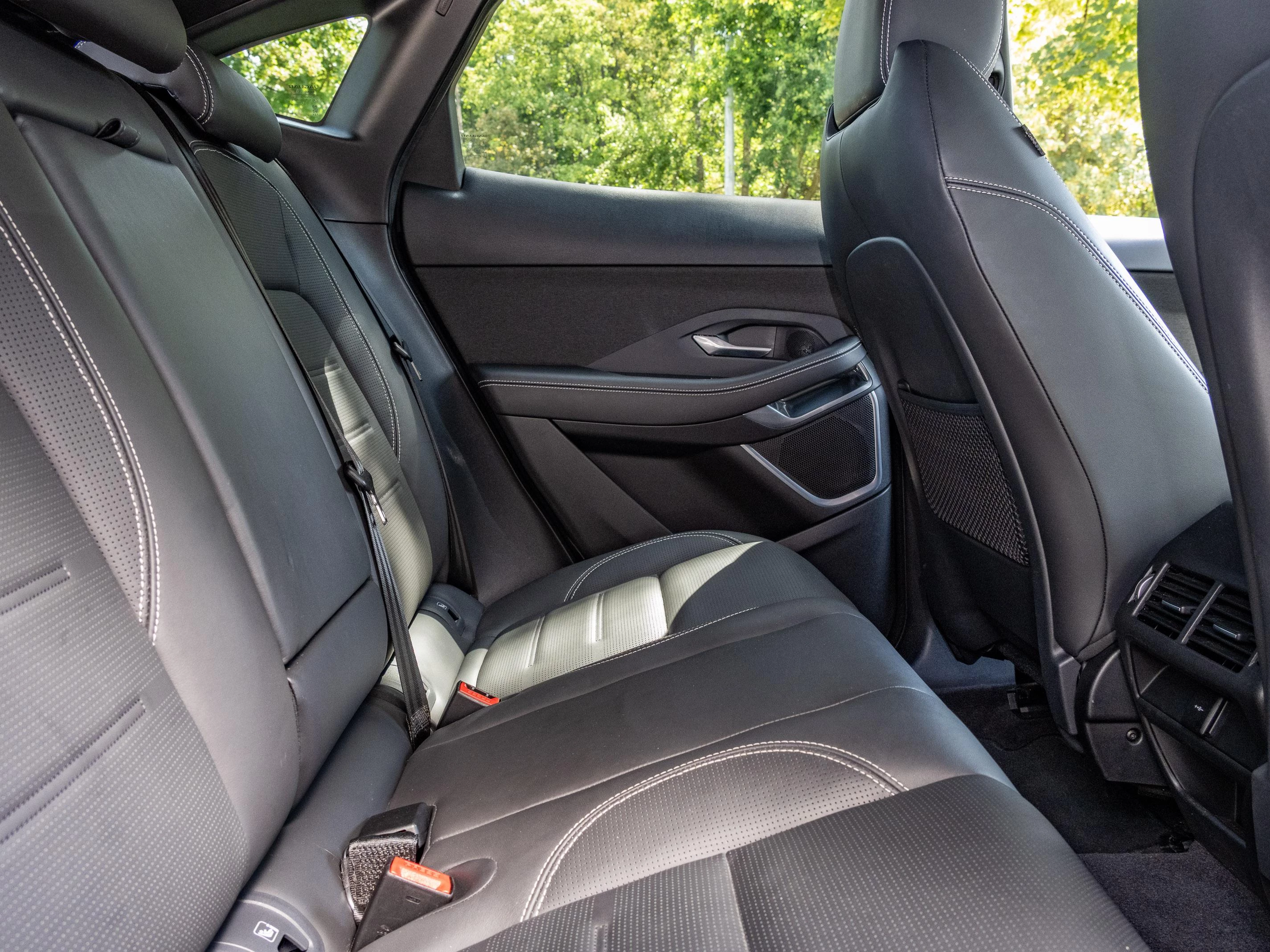 Jaguar E-PACE P300e R-Dynamic HSE