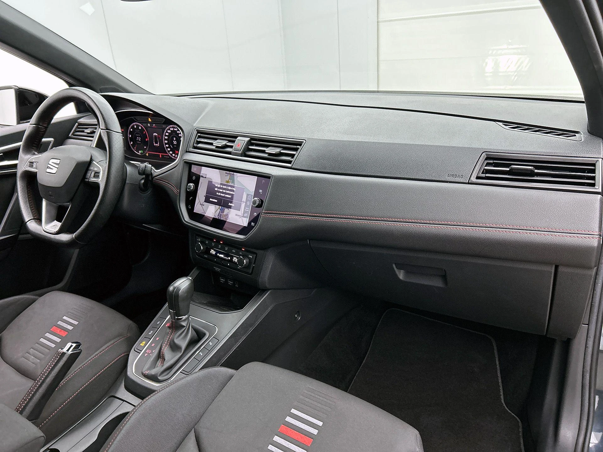 SEAT-Arona-image-17