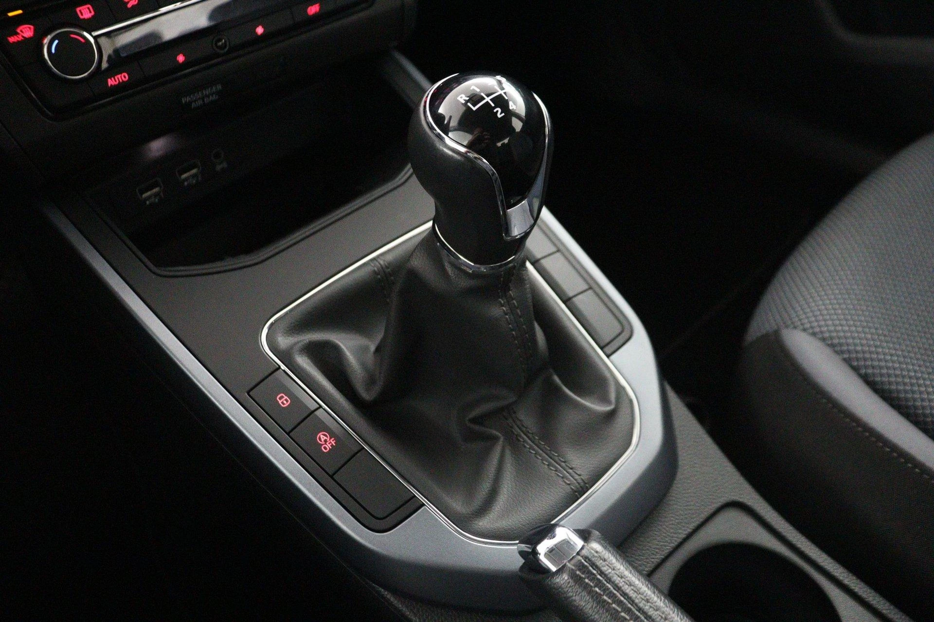 SEAT-Arona-image-24
