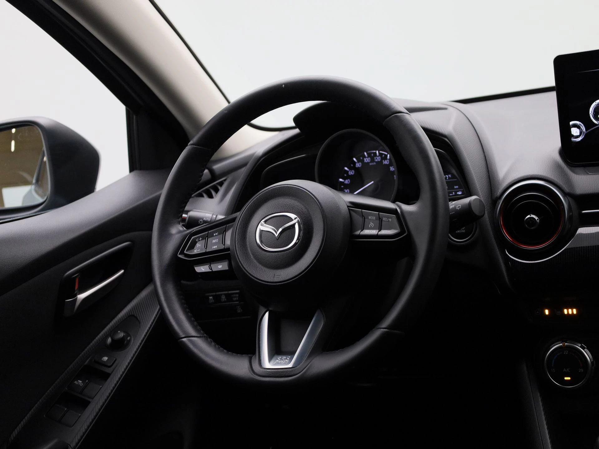 Mazda-2-image-32