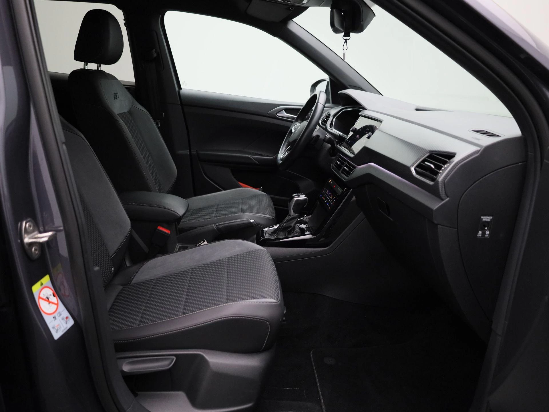Volkswagen-T-Cross-image-32