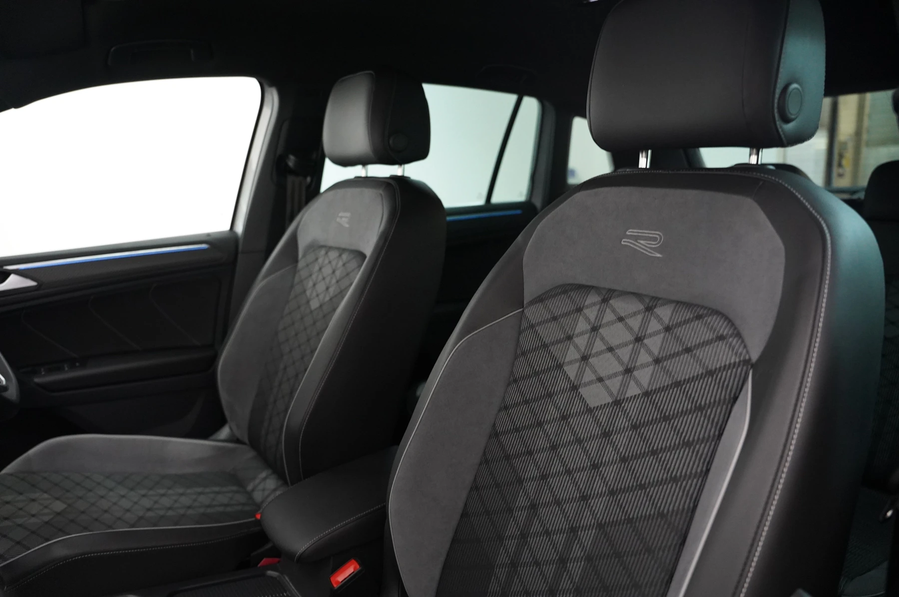 Volkswagen-Tiguan-image-9