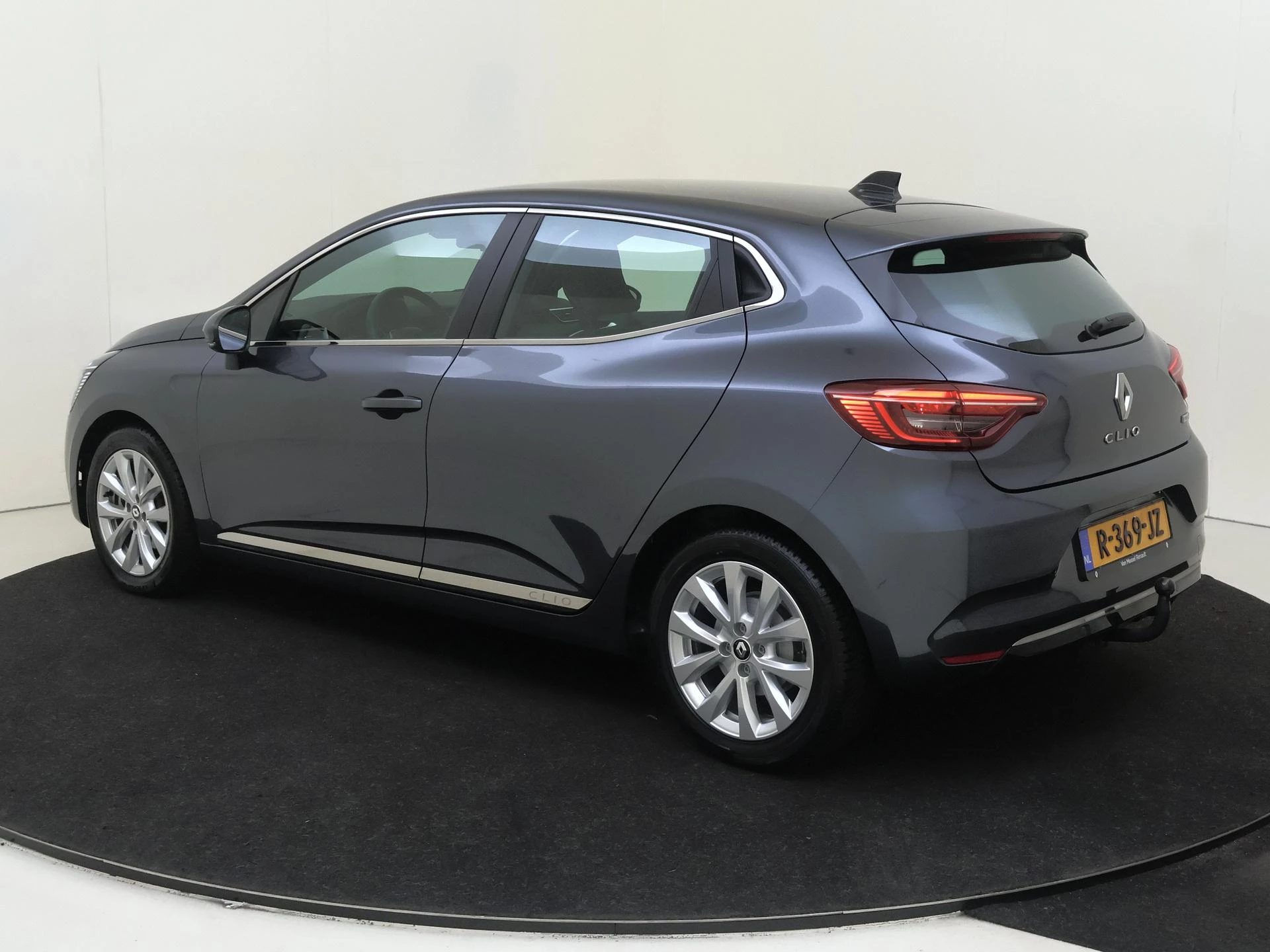 Renault-Clio-image-2