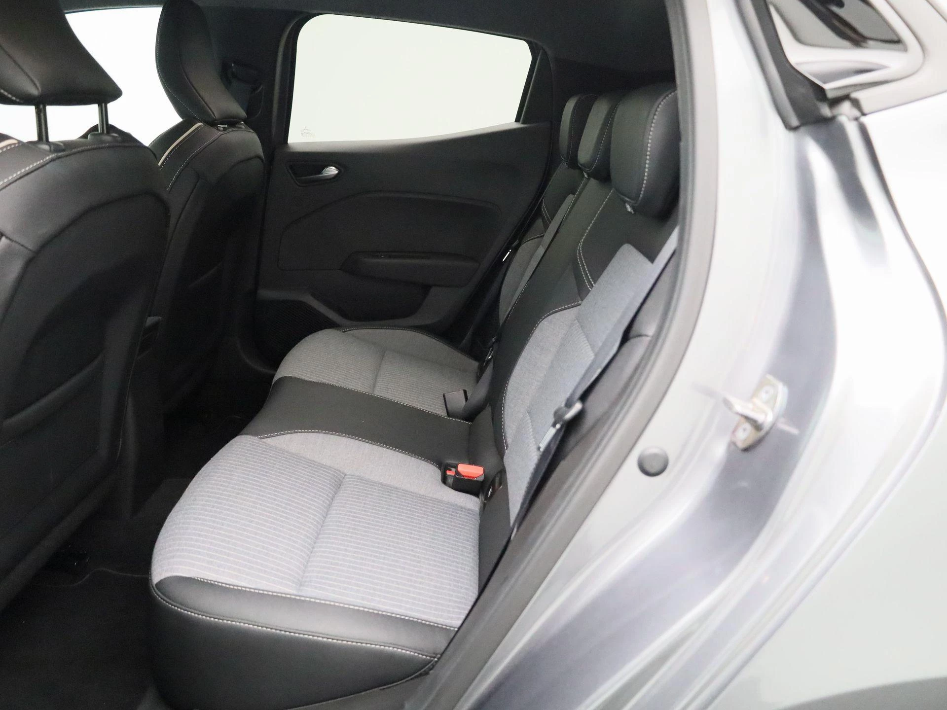 Renault-Clio-image-12