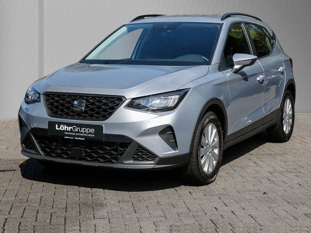 SEAT-Arona-image-1