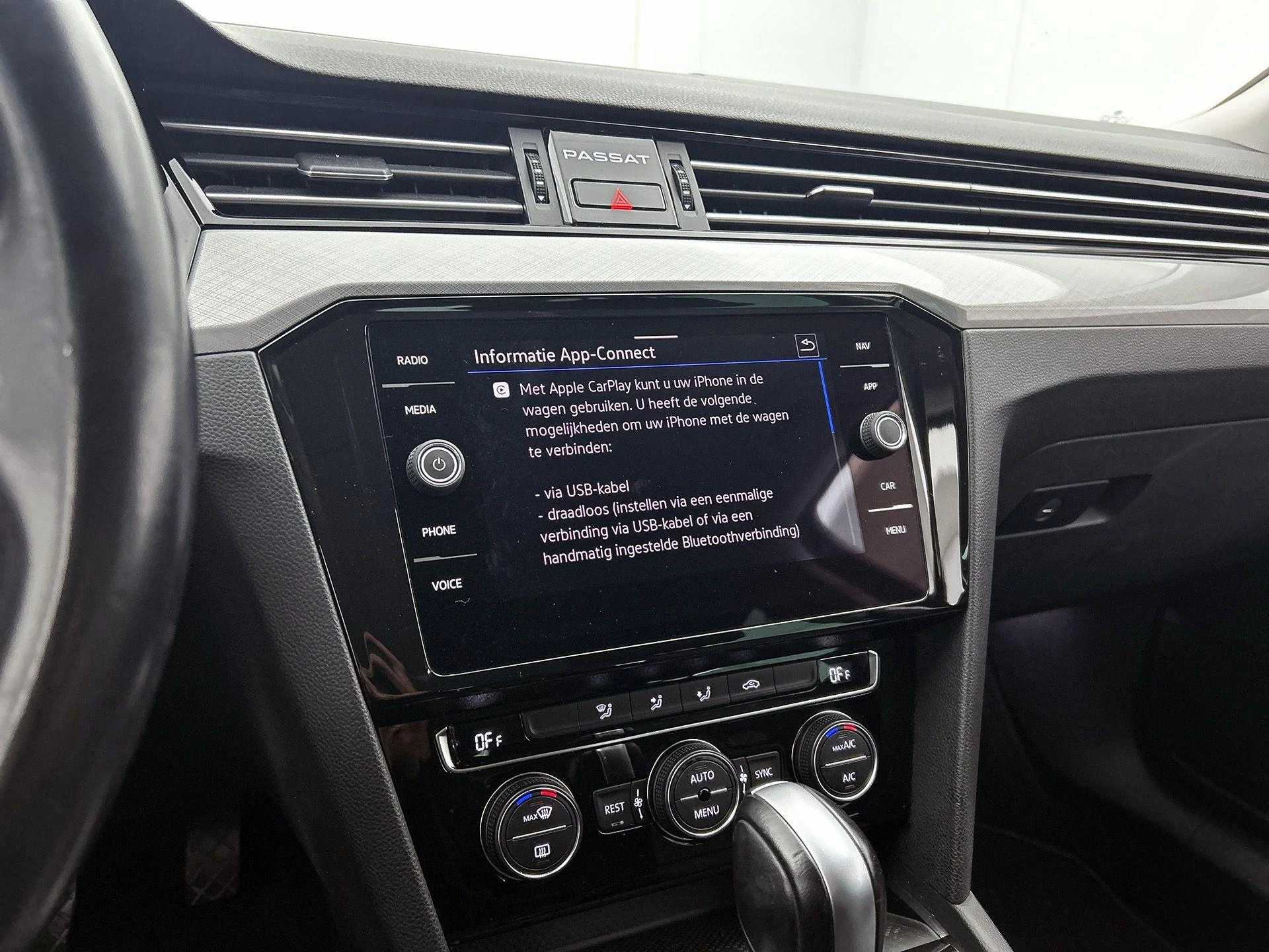 Volkswagen-Passat-image-14