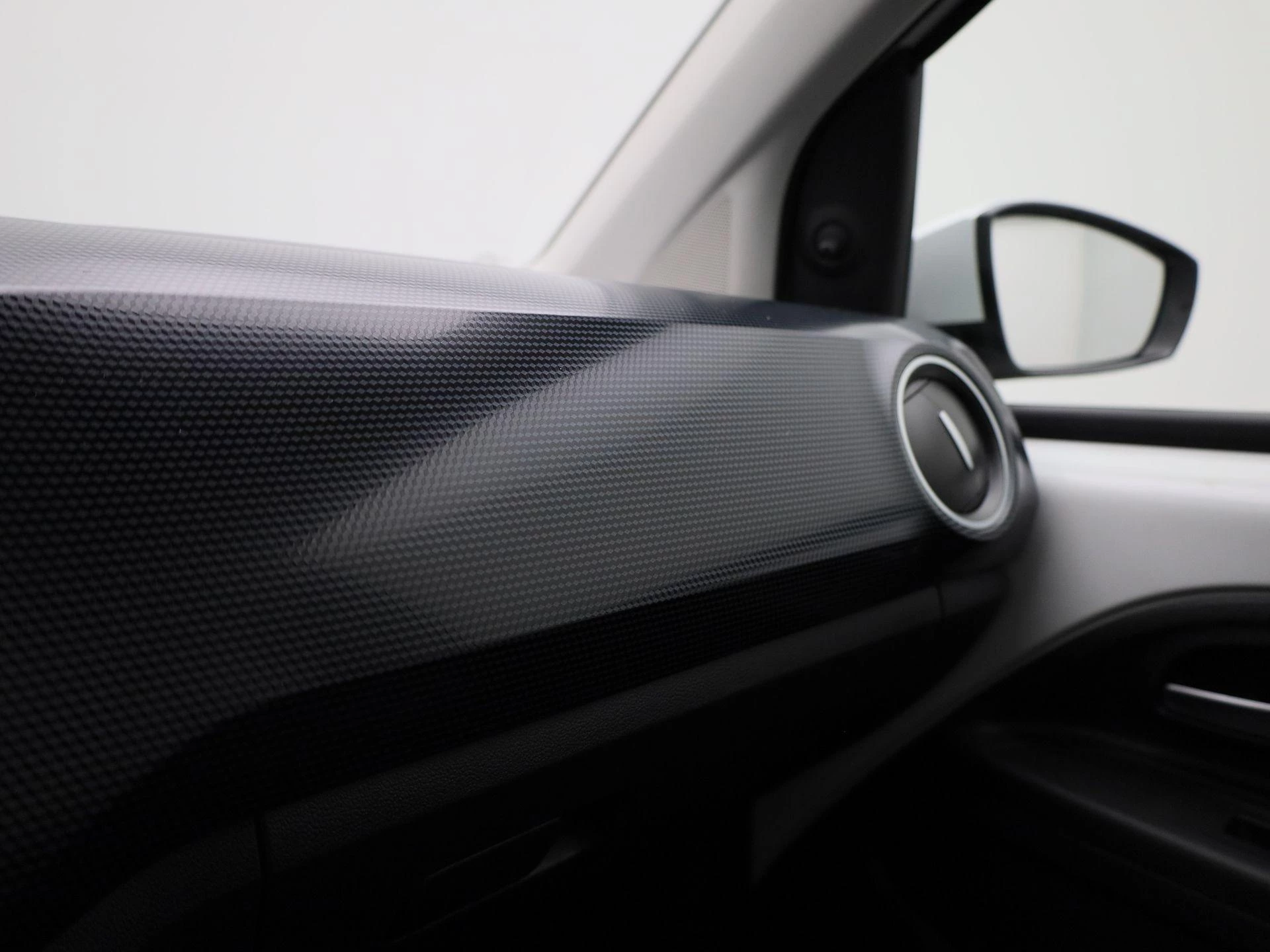 Volkswagen-up!-image-19
