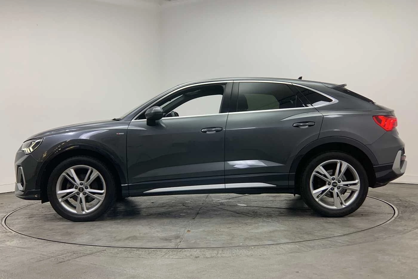 Audi-Q3-image-3