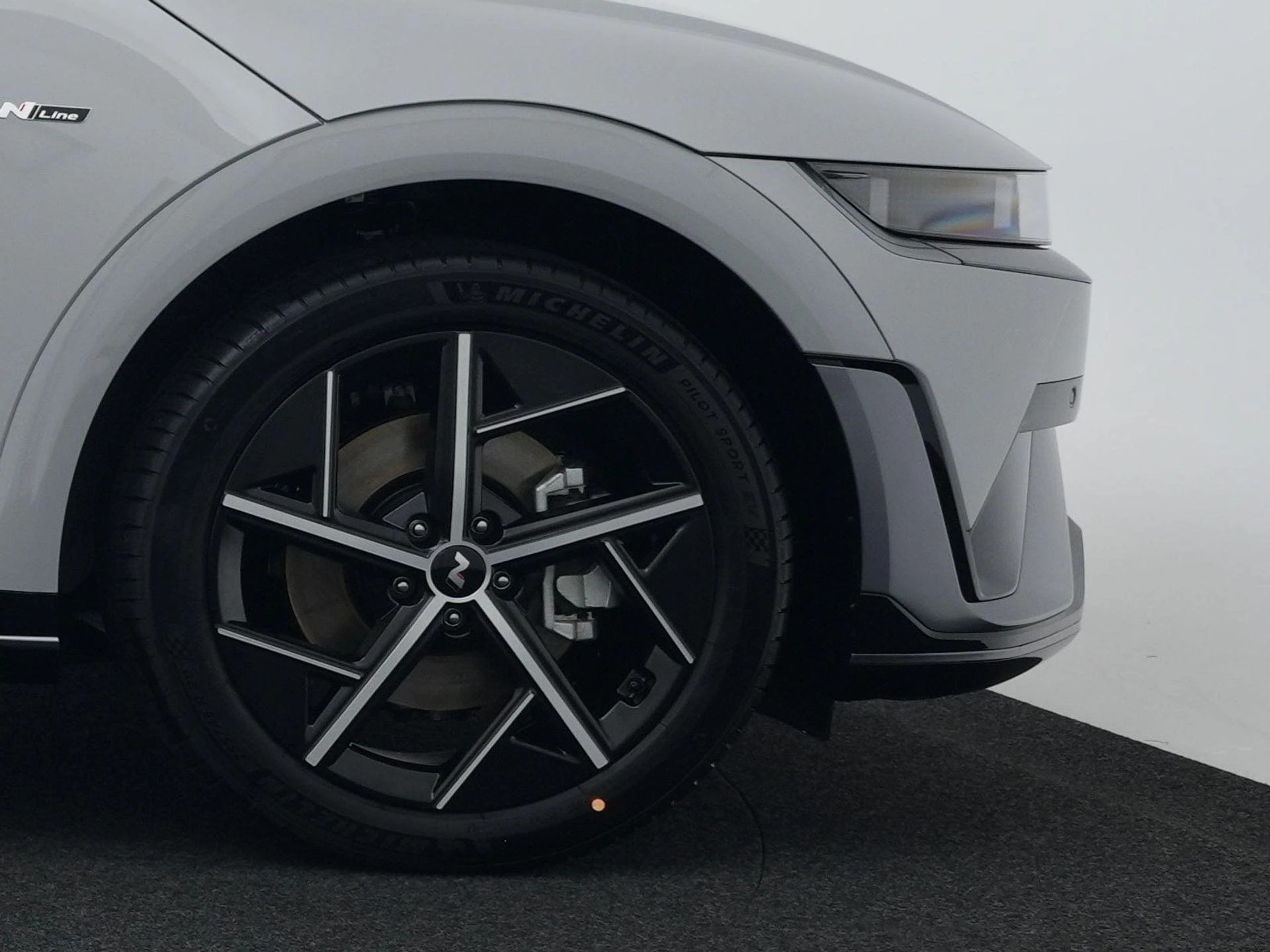Hyundai-IONIQ 5-image-7