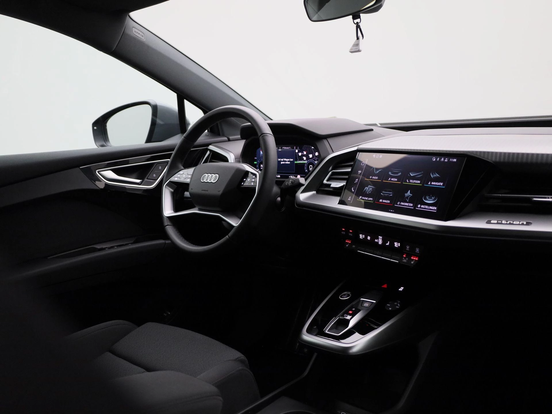 Audi-Q4 e-tron-image-36