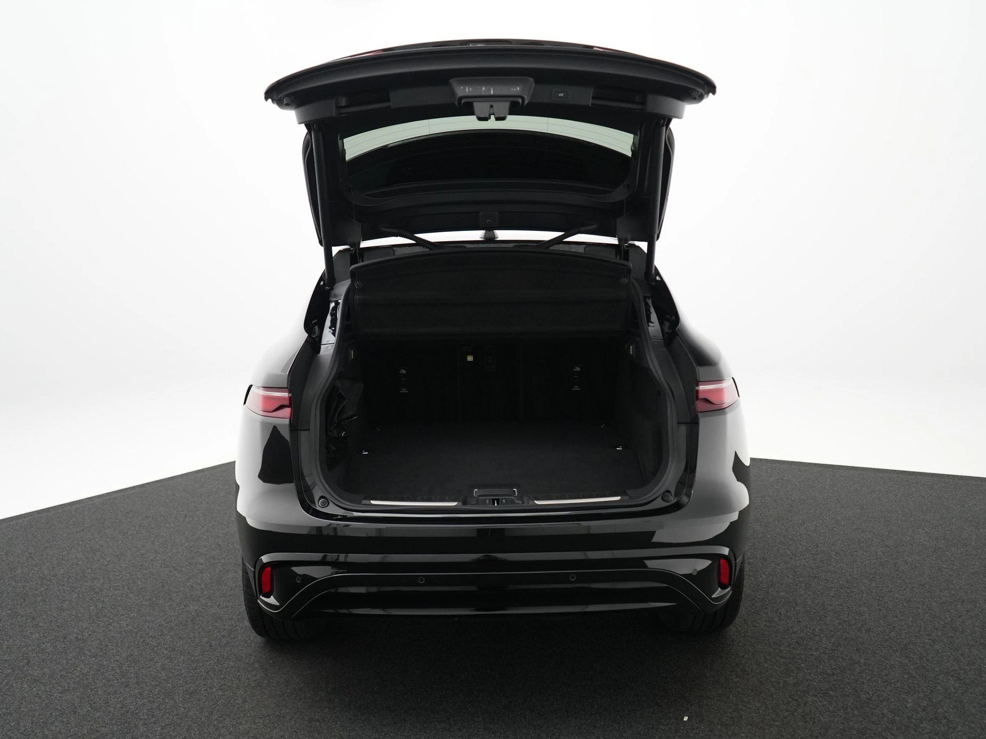 Jaguar F-PACE 2.0 P400e PHEV R-Dynamic Black