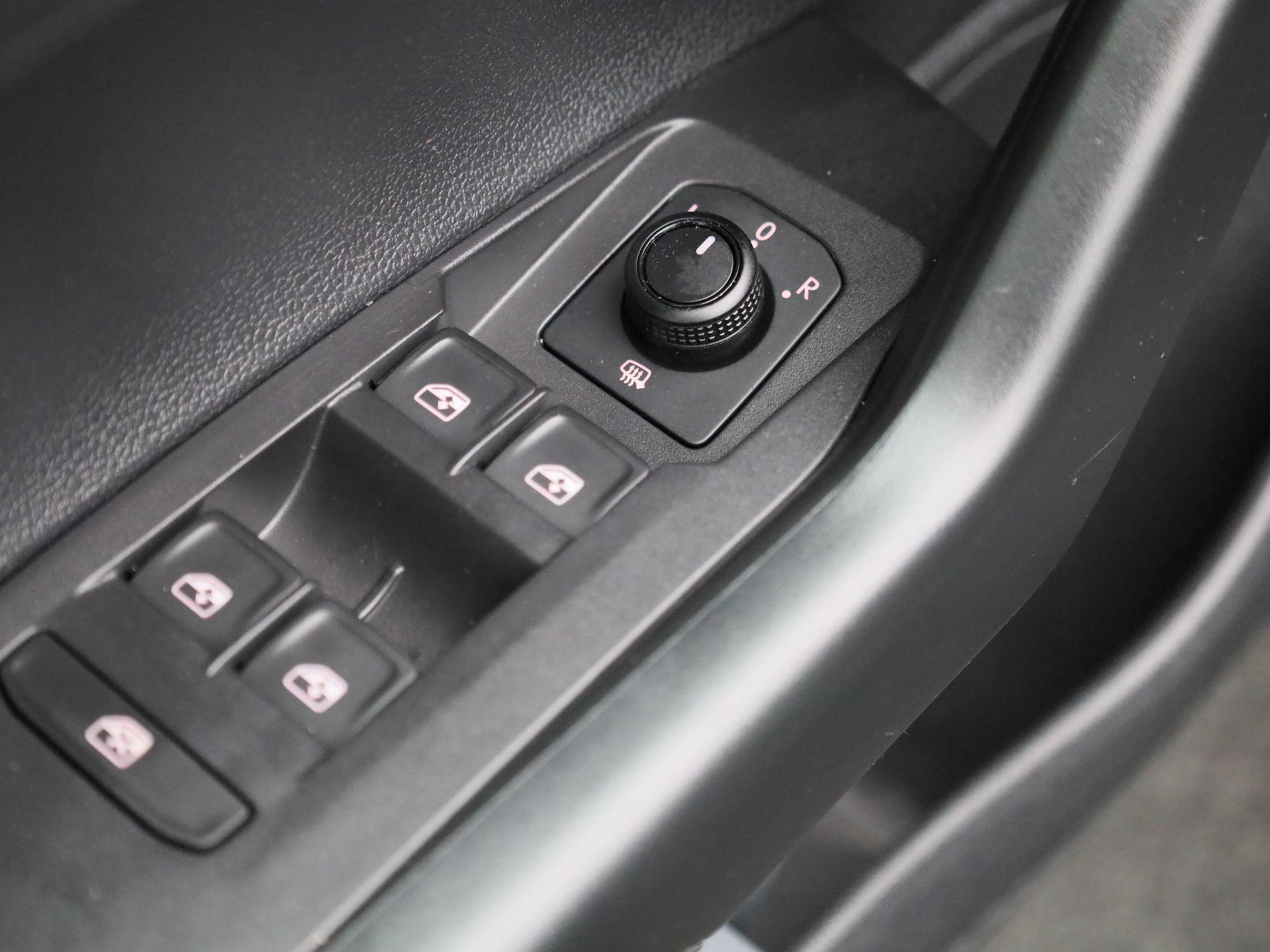 Volkswagen-Polo-image-33