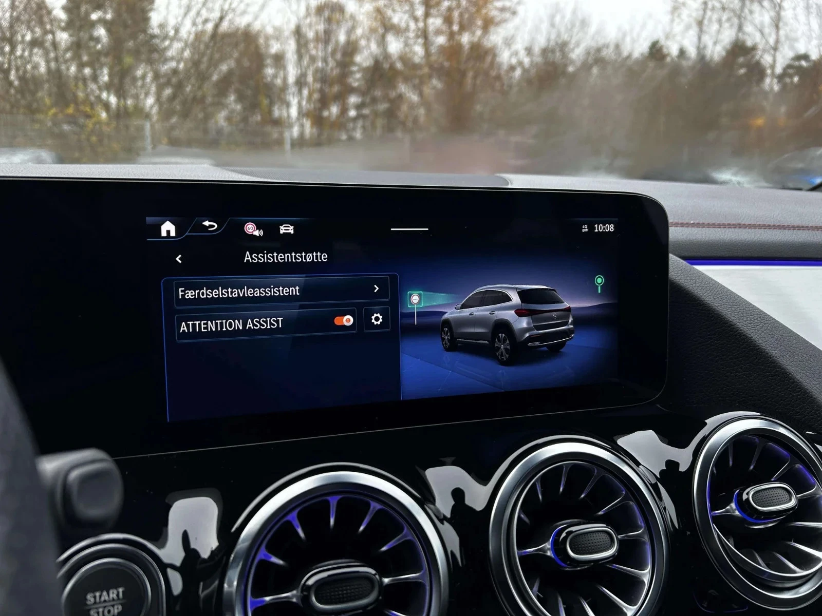 Mercedes-Benz-EQA-image-18