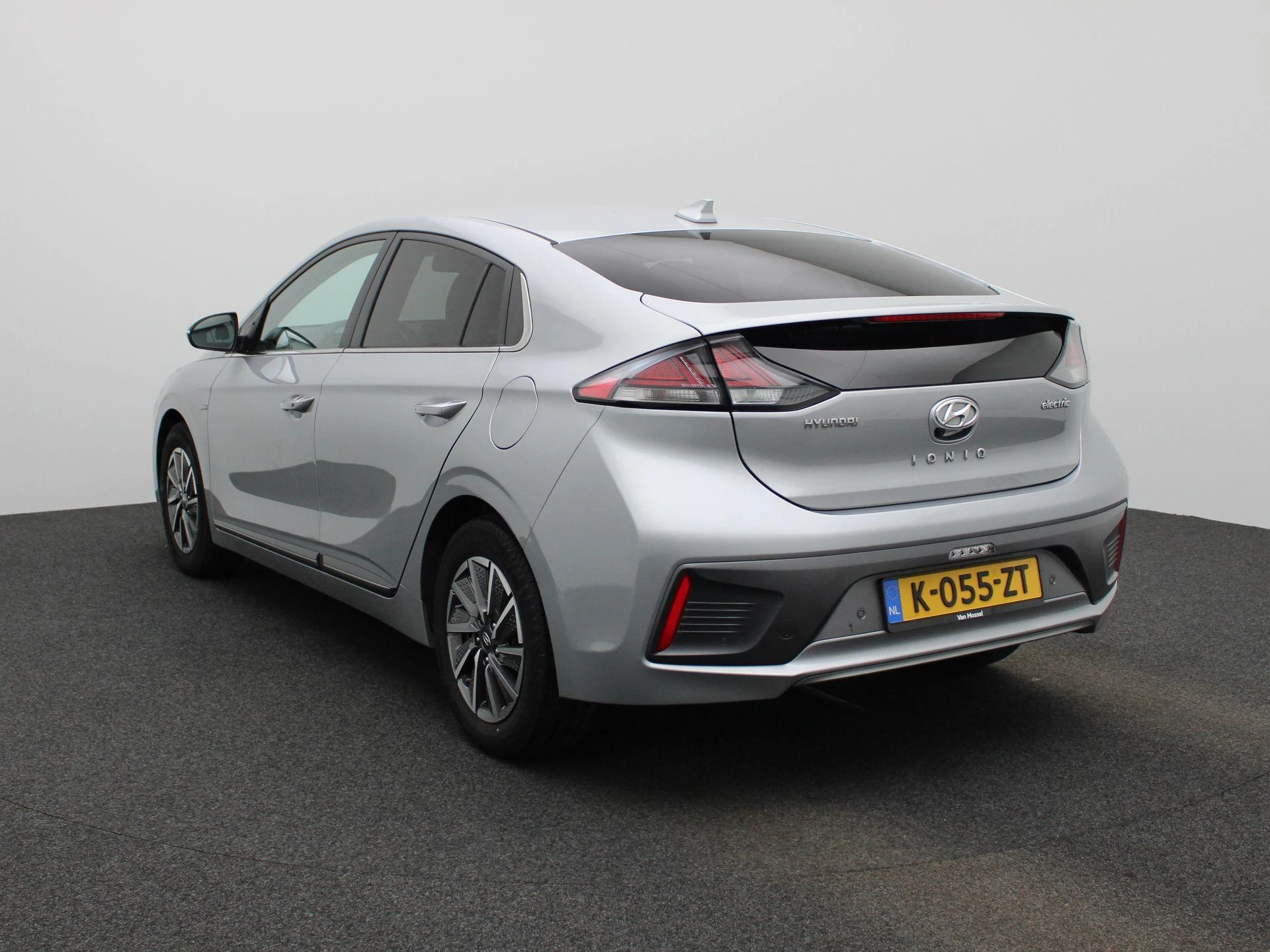 Hyundai-IONIQ-image-3
