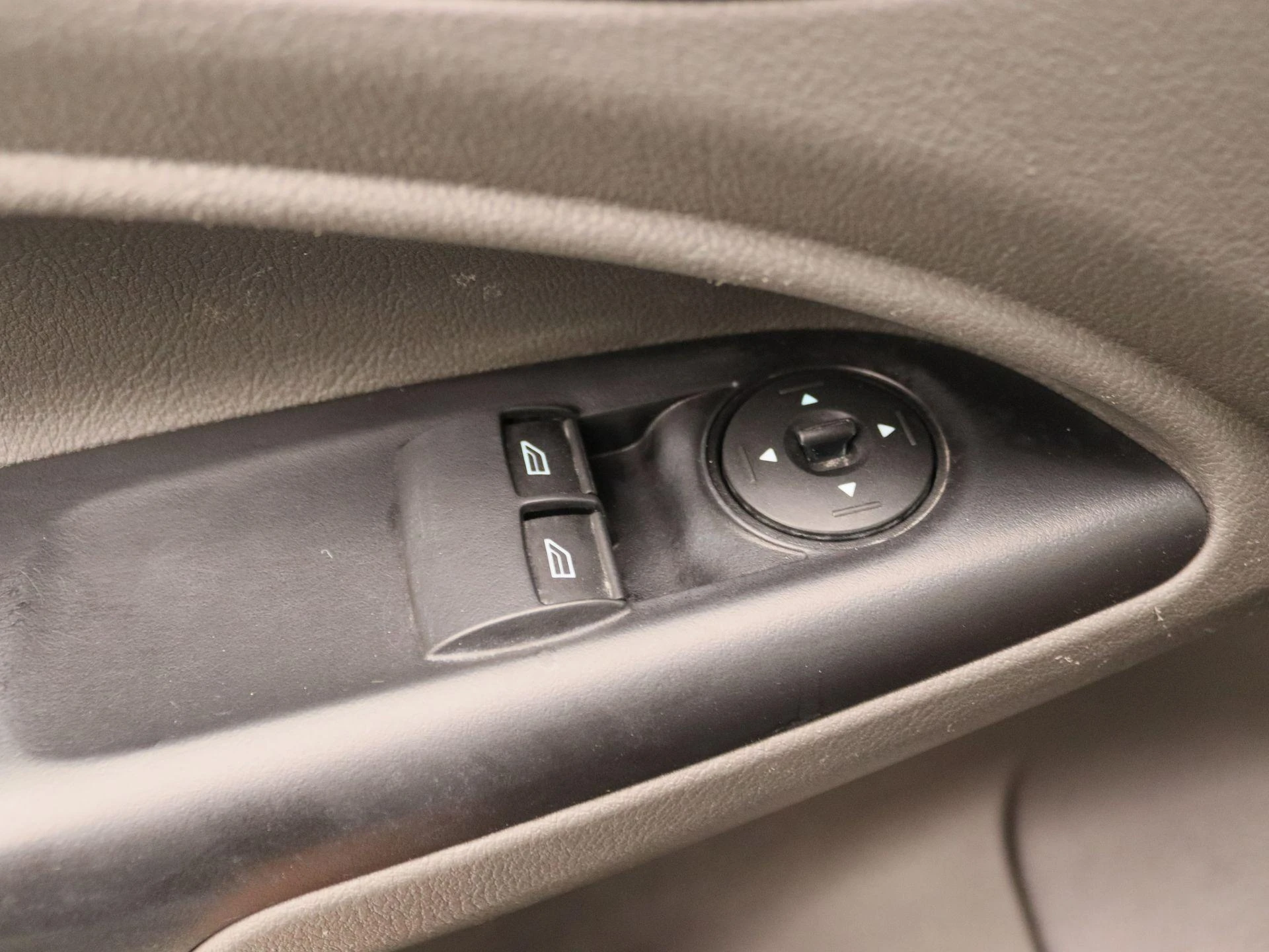 Ford-Transit Connect-image-19
