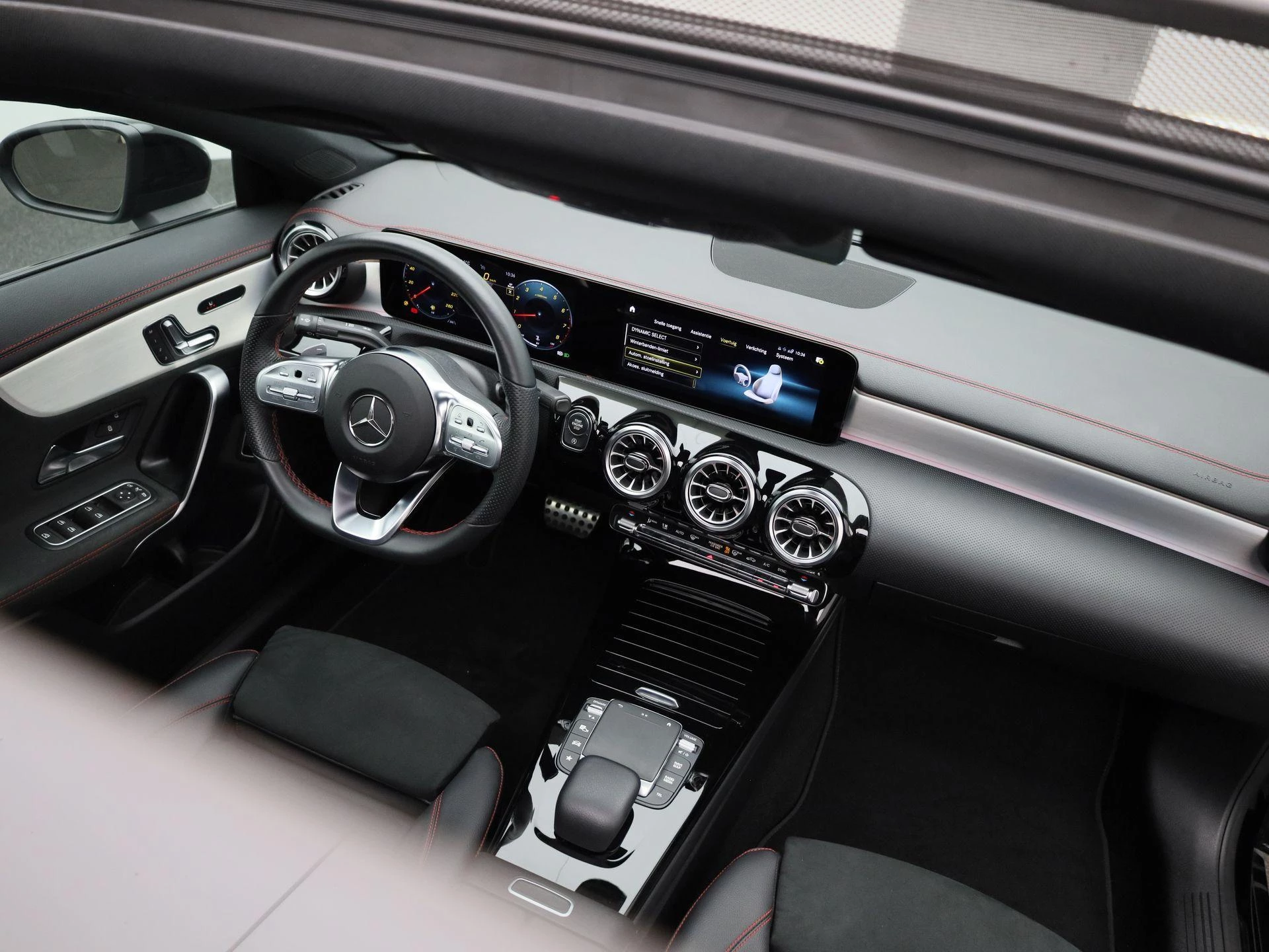 Mercedes-Benz-CLA-image-42