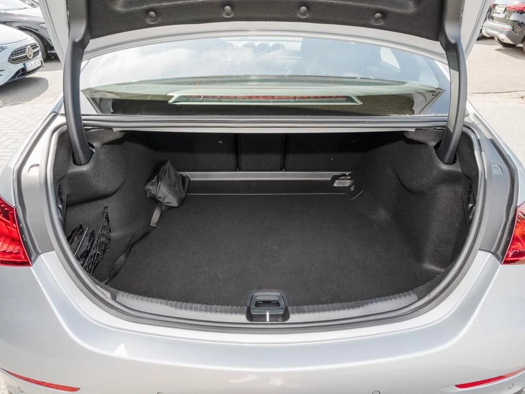 Mercedes-Benz-C-Klasse 300-image-14