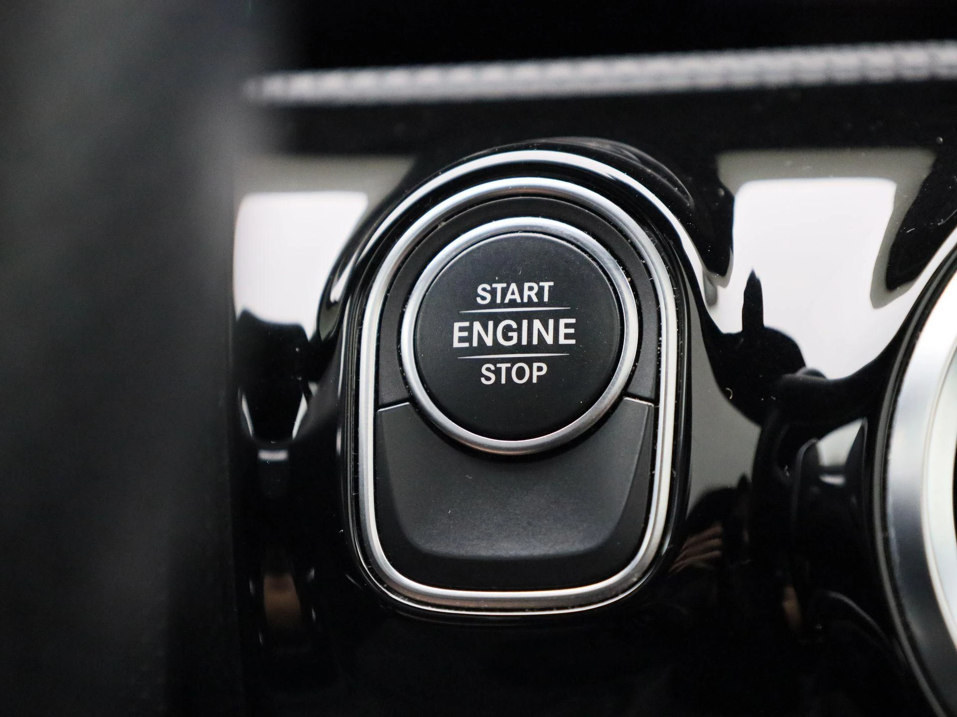 Mercedes-Benz-CLA-image-24