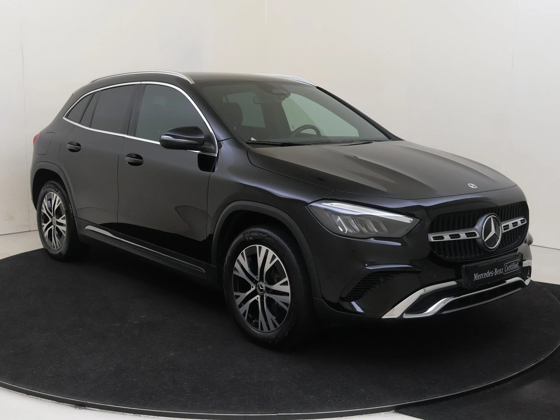 Mercedes-Benz-GLA-image-1