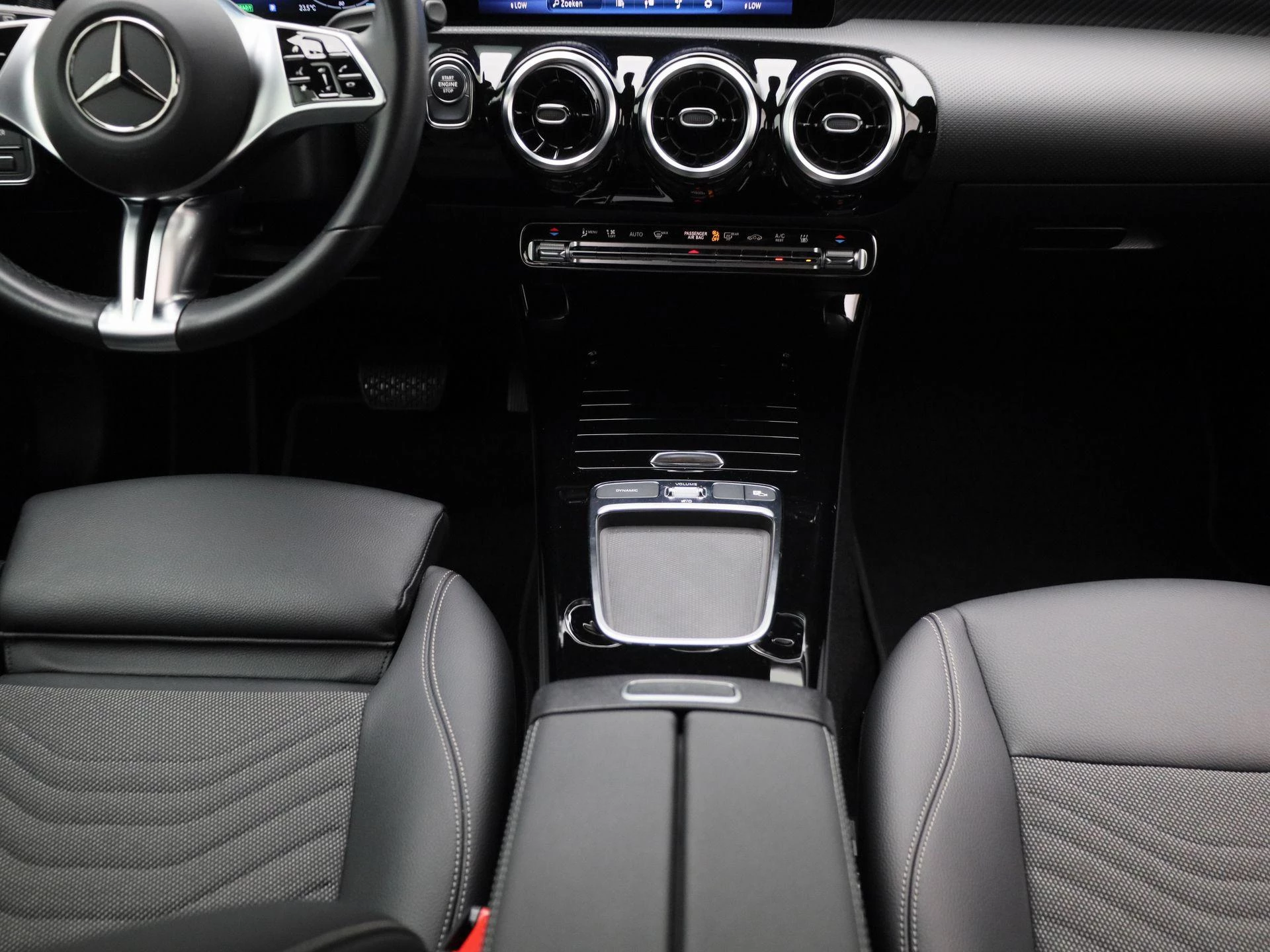 Mercedes-Benz-A-Klasse-image-9